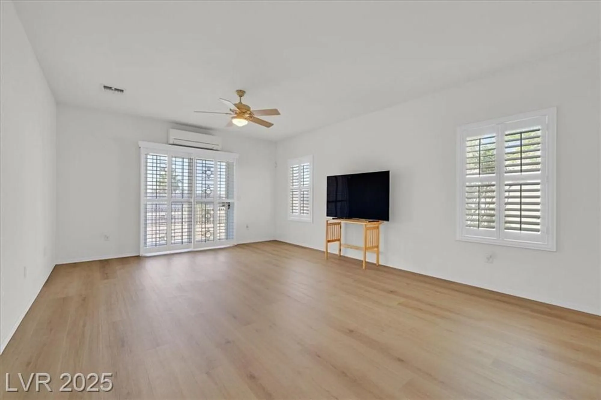 Property Slideshow image 4 of 34 | 2548 leighton ave, Henderson, NV, 89052