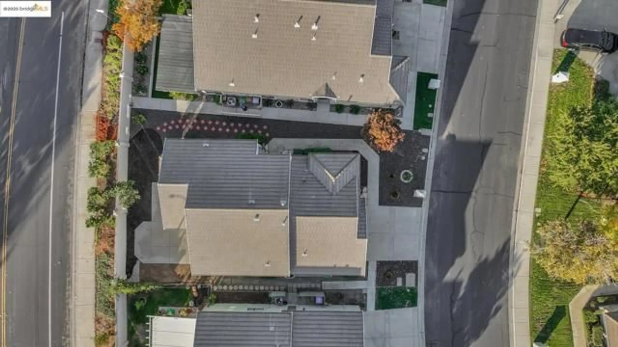 Property Slideshow image 31 of 44 | 1898 crispin dr, Brentwood, CA, 94513