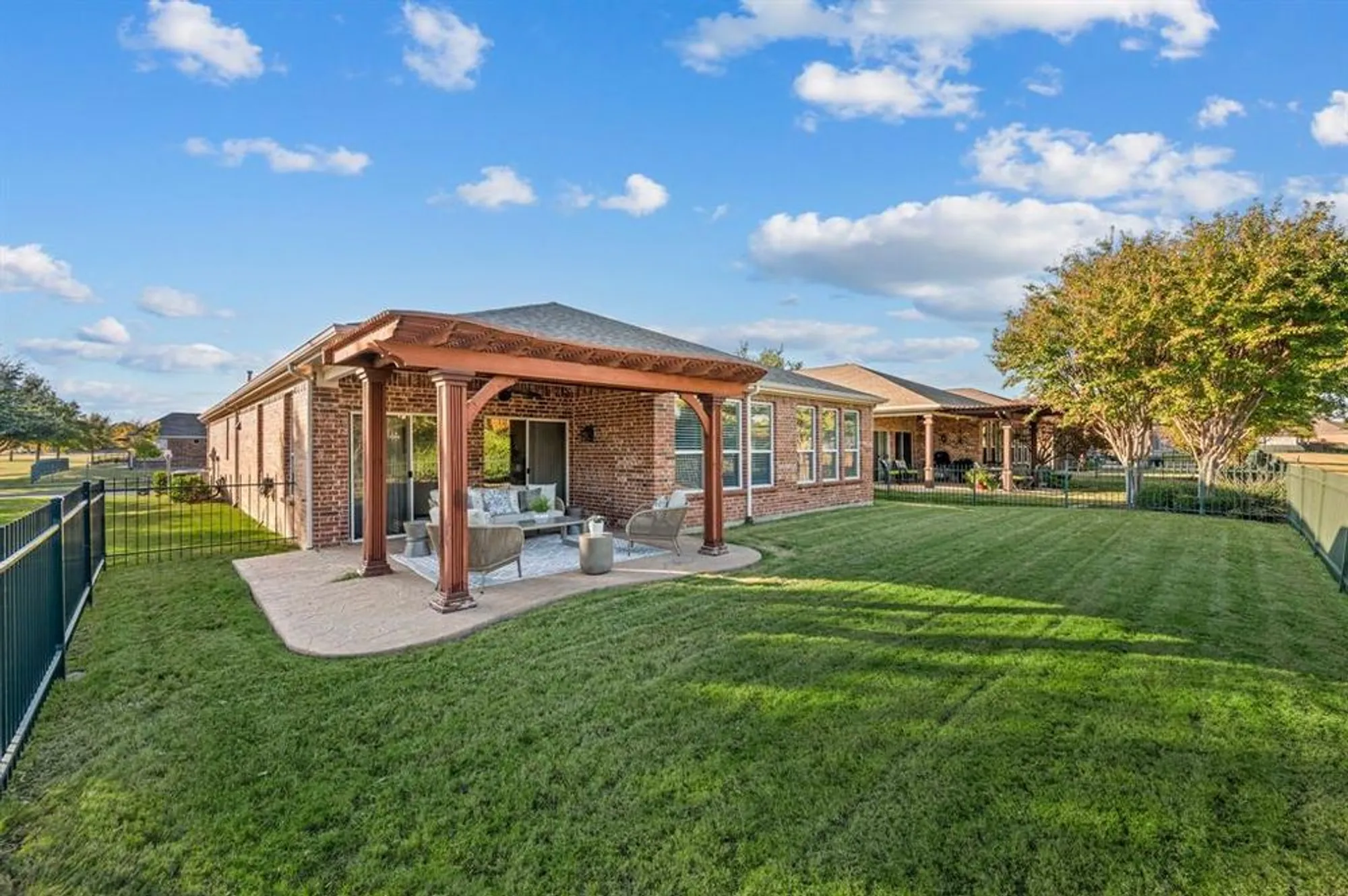 Property Slideshow image 27 of 39 | 7356 pasatiempo dr, Frisco, TX, 75036