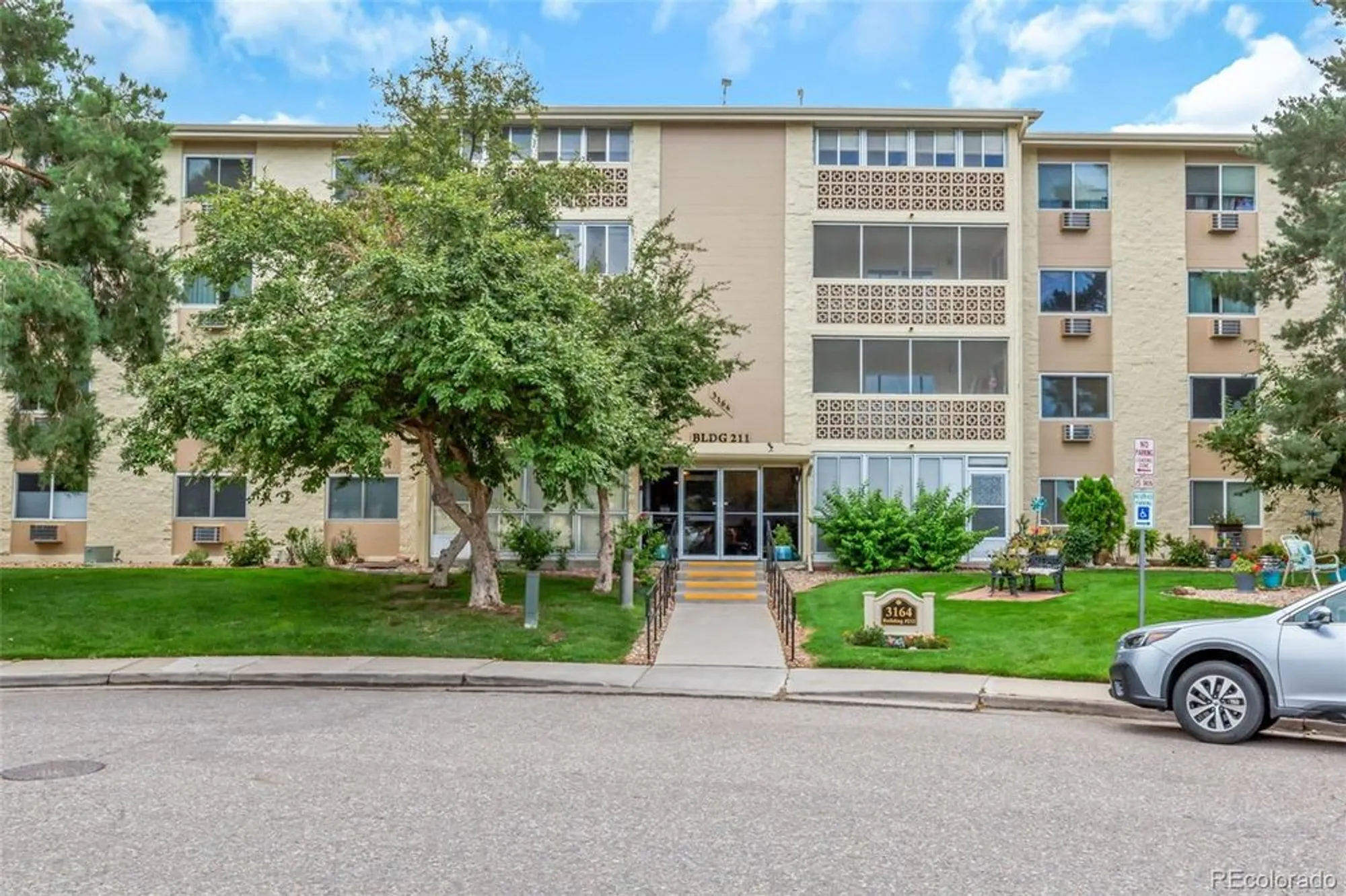 Property Slideshow image 2 of 44 | 3164 s wheeling way apt 306, Aurora, CO, 80014