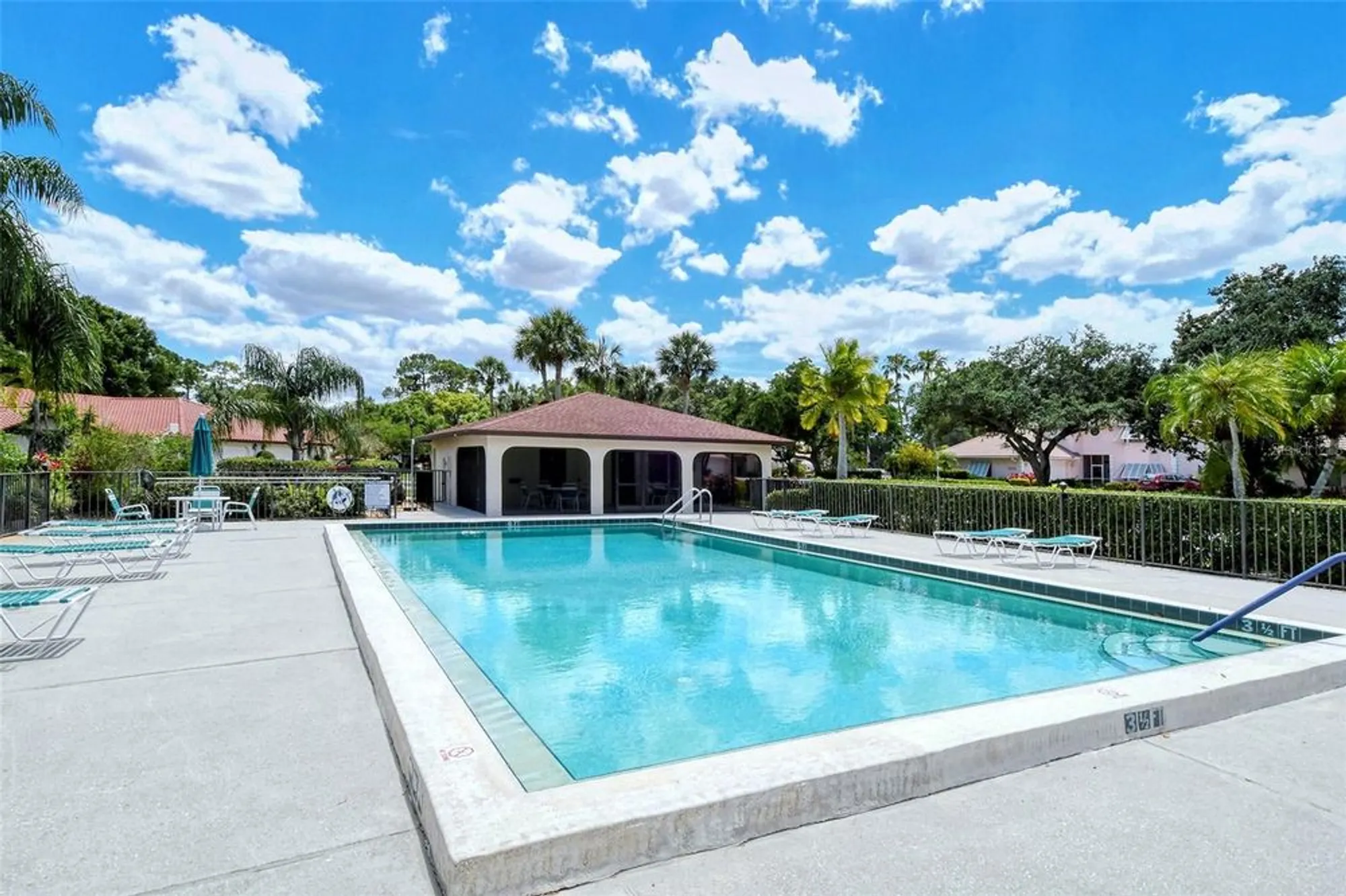 Property Slideshow image 65 of 95 | 7320 golf pointe cir, Sarasota, FL, 34243