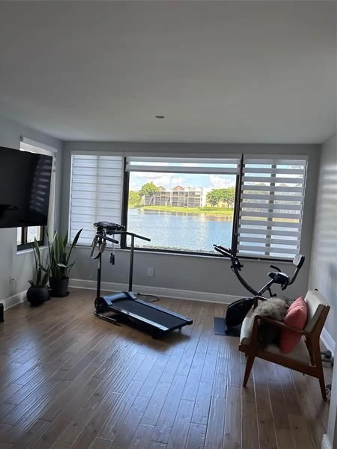 Property Slideshow image 12 of 27 | 10724 w clairmont cir # 10724, Tamarac, FL, 33321