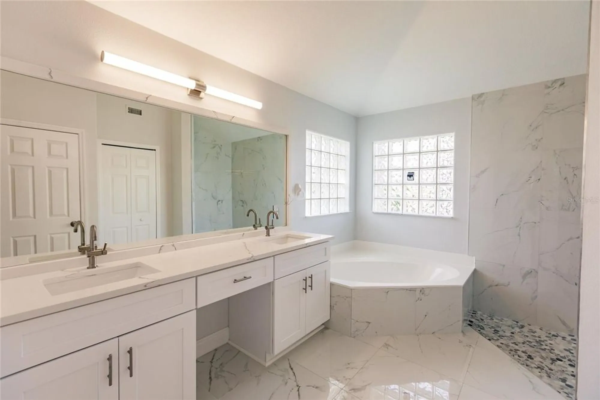 Property Slideshow image 19 of 46 | 1304 islamorada blvd, Punta Gorda, FL, 33955