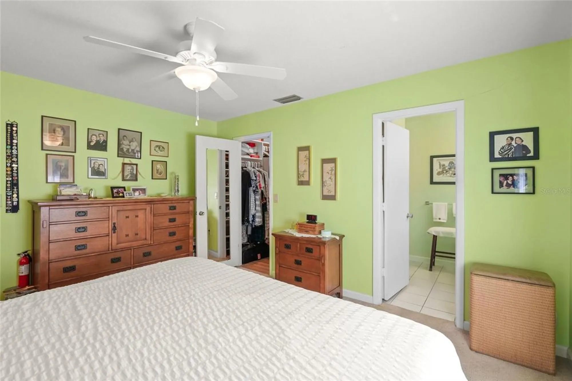 Property Slideshow image 23 of 41 | 1325 glen oaks dr 133, Sarasota, FL, 34232