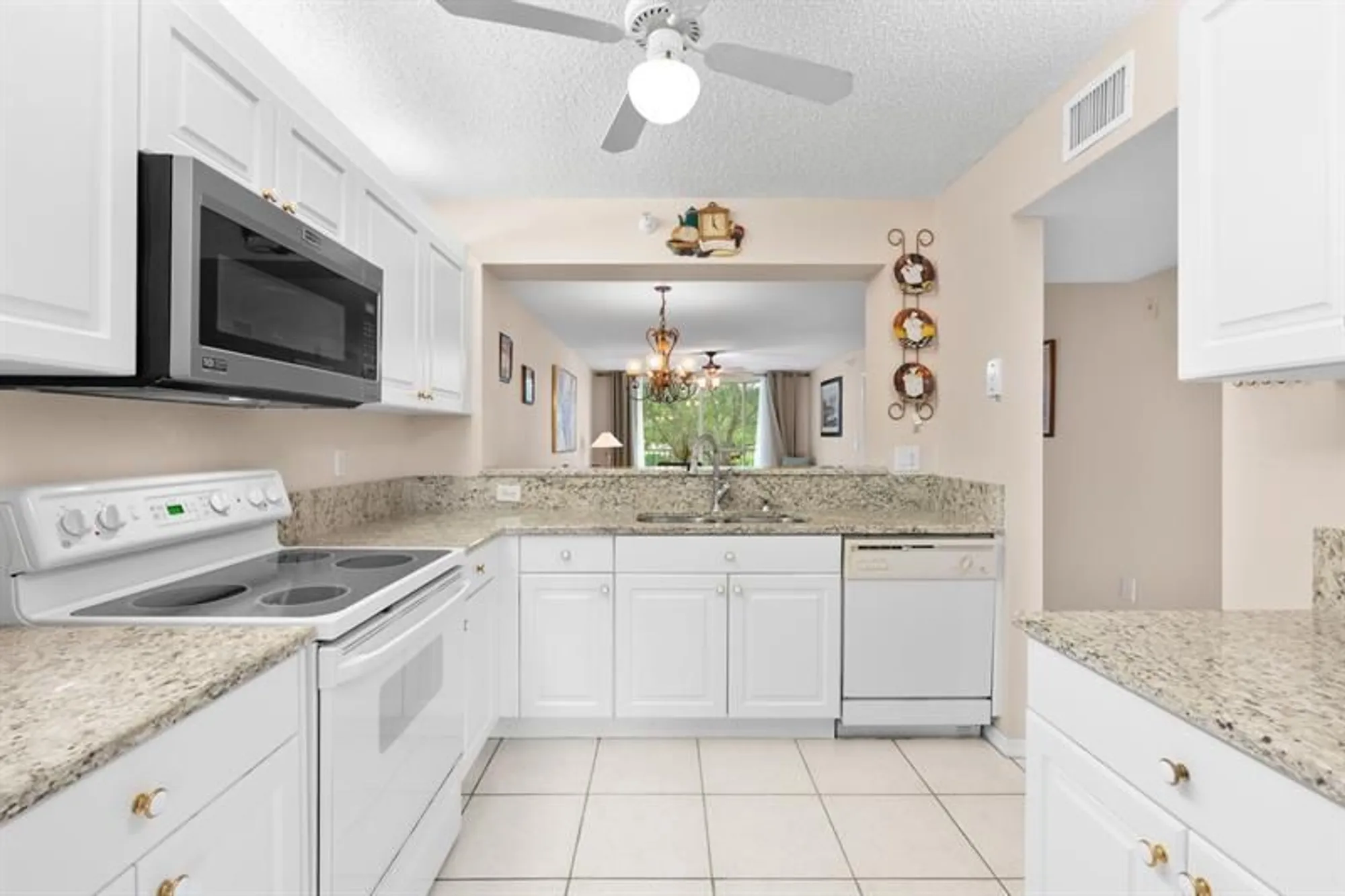 Property Slideshow image 1 of 24 | 7763 southampton ter 215, Tamarac, FL, 33321