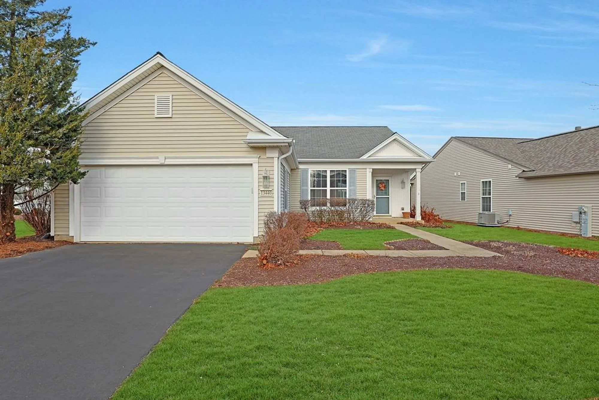 Property Slideshow image 2 of 6 | 13440 crestview dr, Huntley, IL, 60142