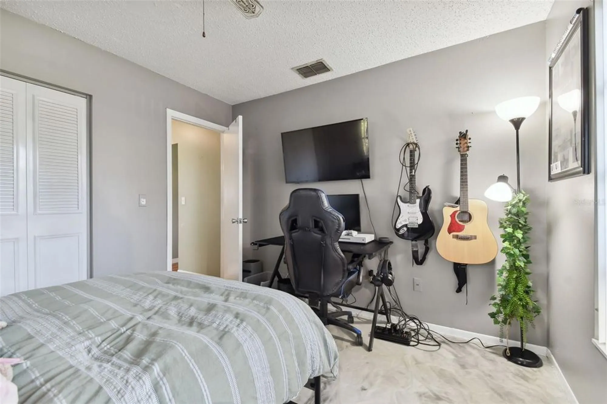 Property Slideshow image 34 of 82 | 918 windward way, Palm Harbor, FL, 34685