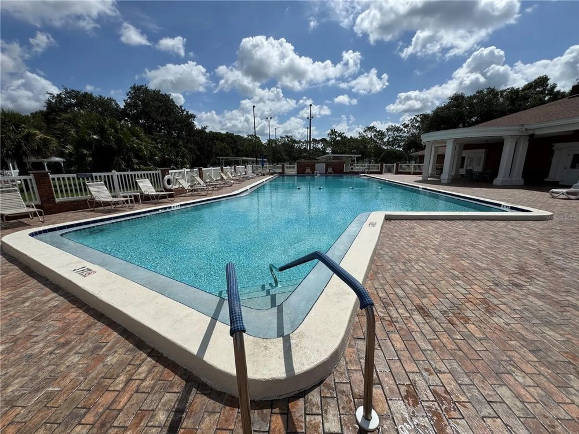 Property Slideshow image 21 of 42 | 4805 colonnades cir, Lakeland, FL, 33811