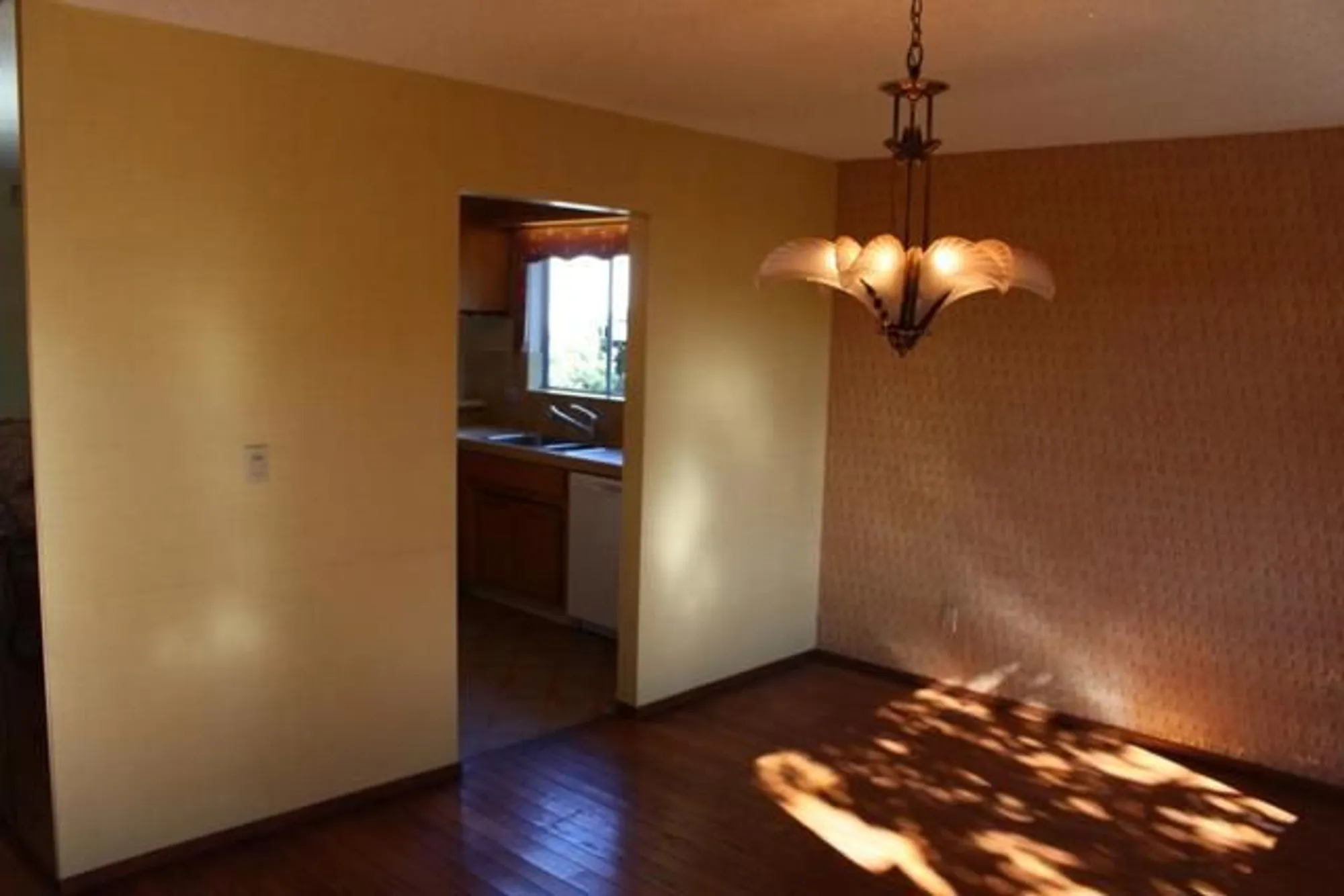 Property Slideshow image 5 of 15 | 738 cynthia ct, Watsonville, CA, 95076