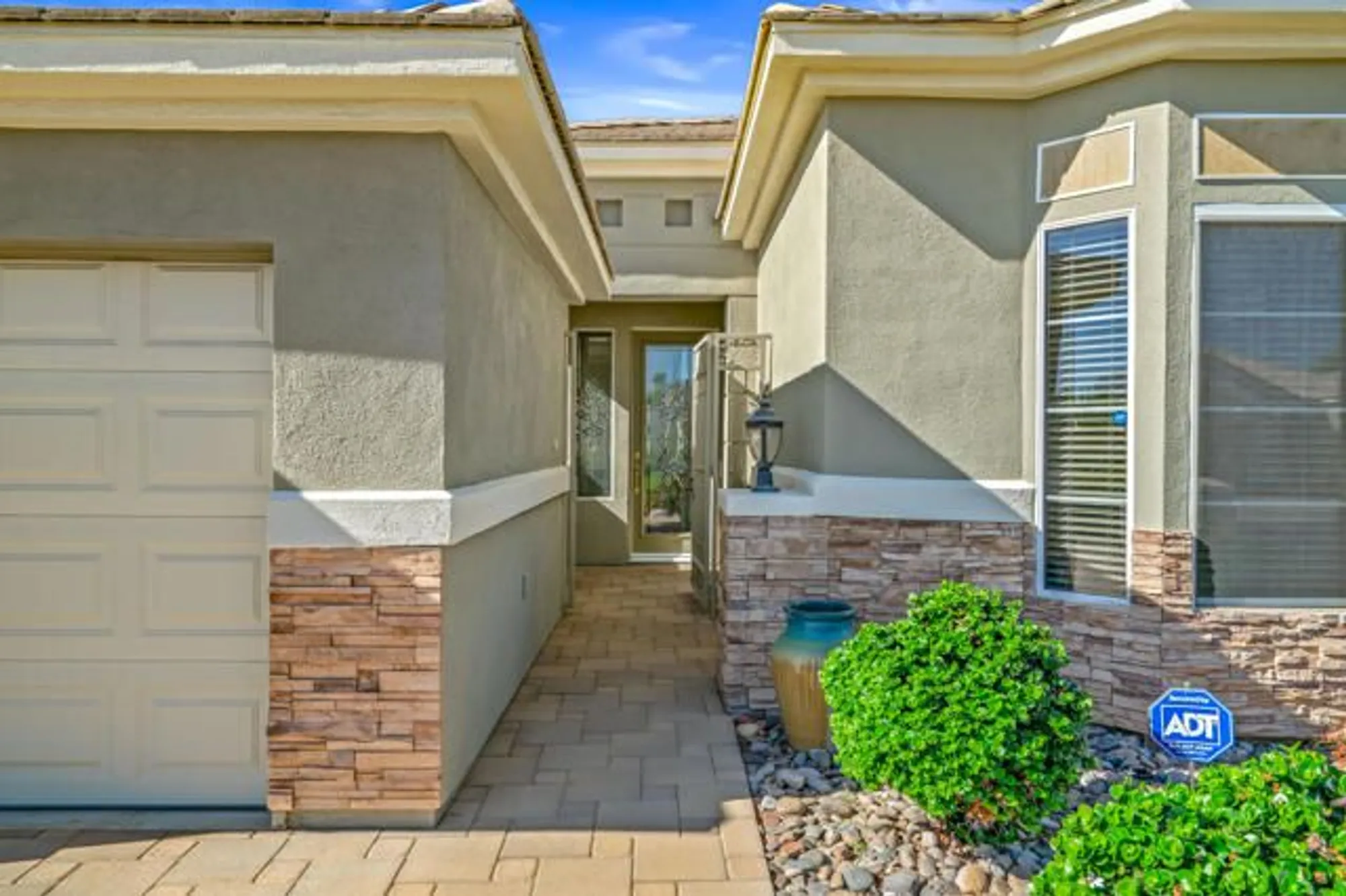 Property Slideshow image 6 of 73 | 44327 royal lytham dr, Indio, CA, 92201
