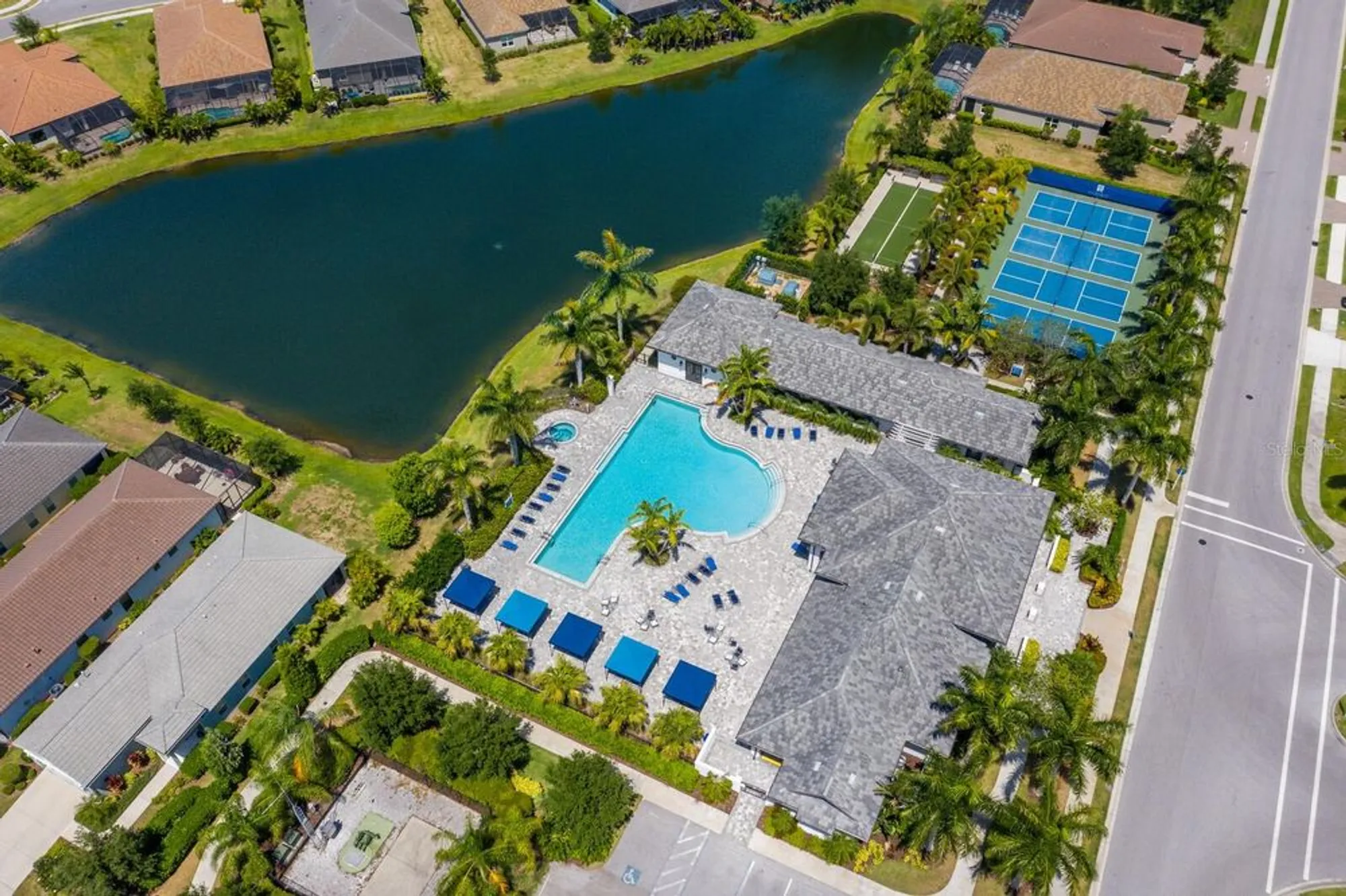 Property Slideshow image 55 of 59 | 2723 sapphire blue ln, Bradenton, FL, 34211