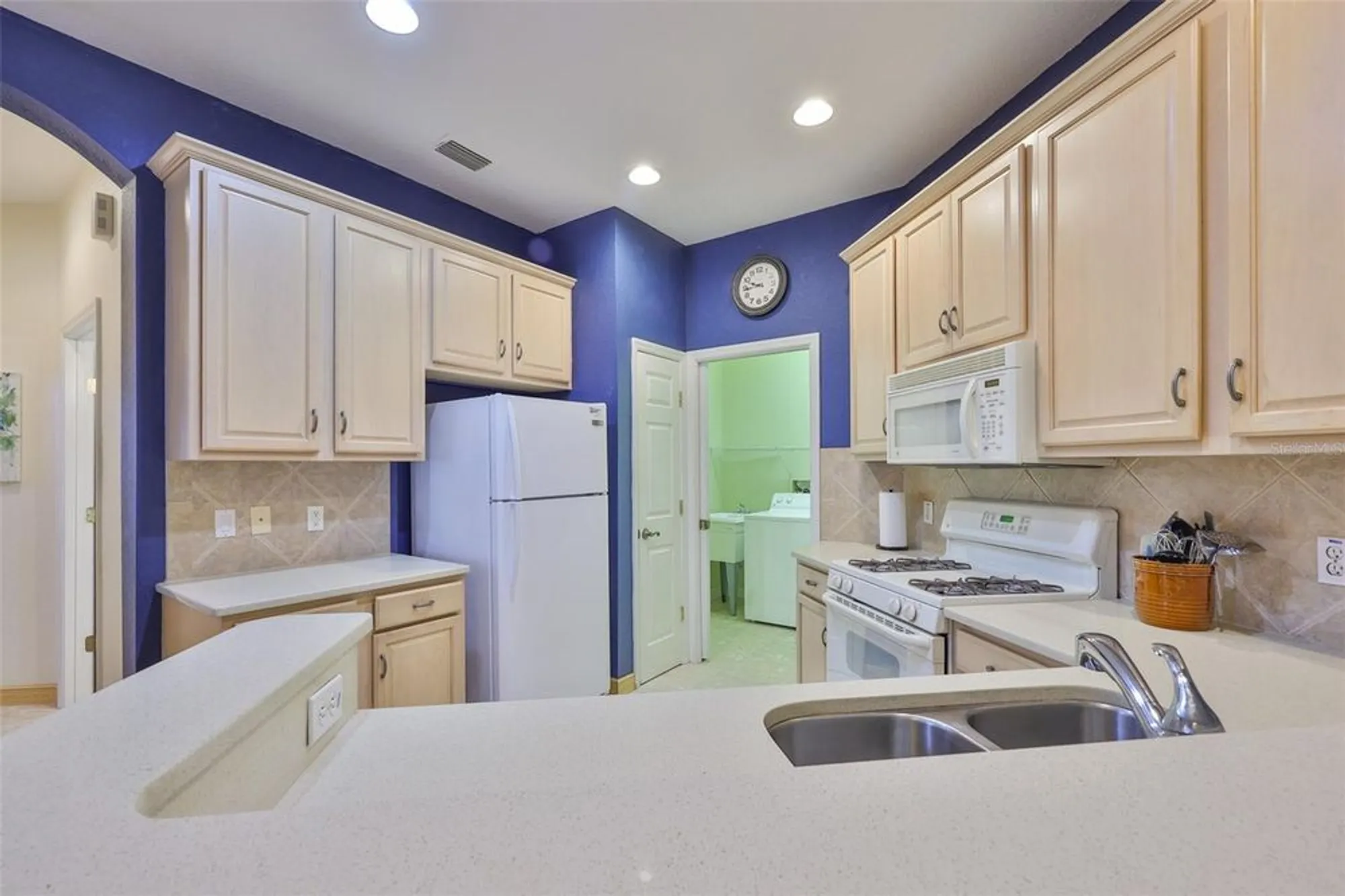 Property Slideshow image 14 of 61 | 2050 sifield greens way # 19, Sun City Center, FL, 33573