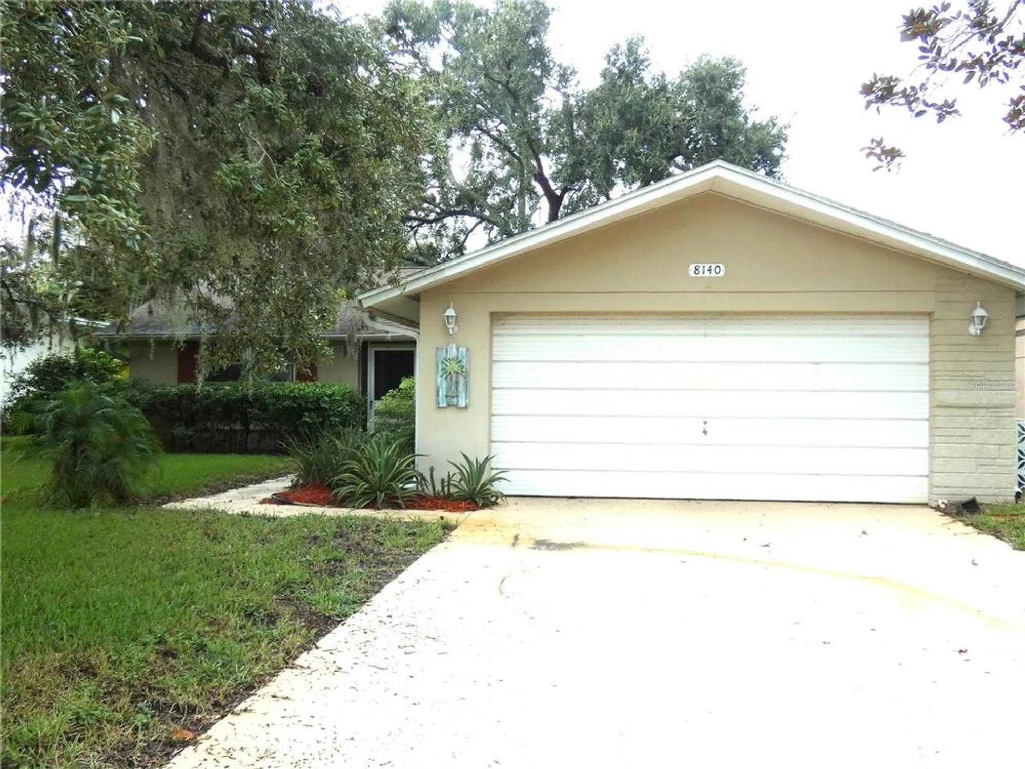 Property Slideshow image 2 of 39 | 8140 san felipe ct, Port Richey, FL, 34668