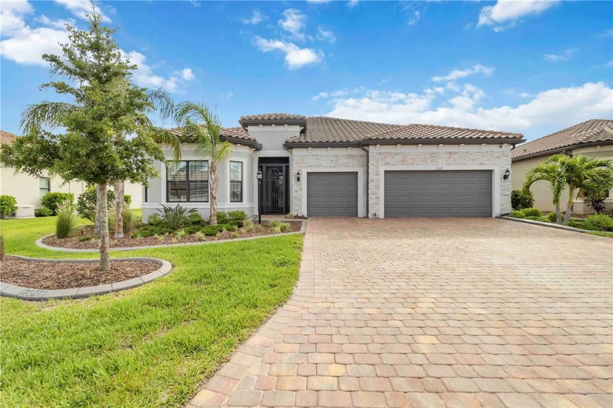 Property Slideshow image 3 of 83 | 7327 summerland cv, Bradenton, FL, 34202