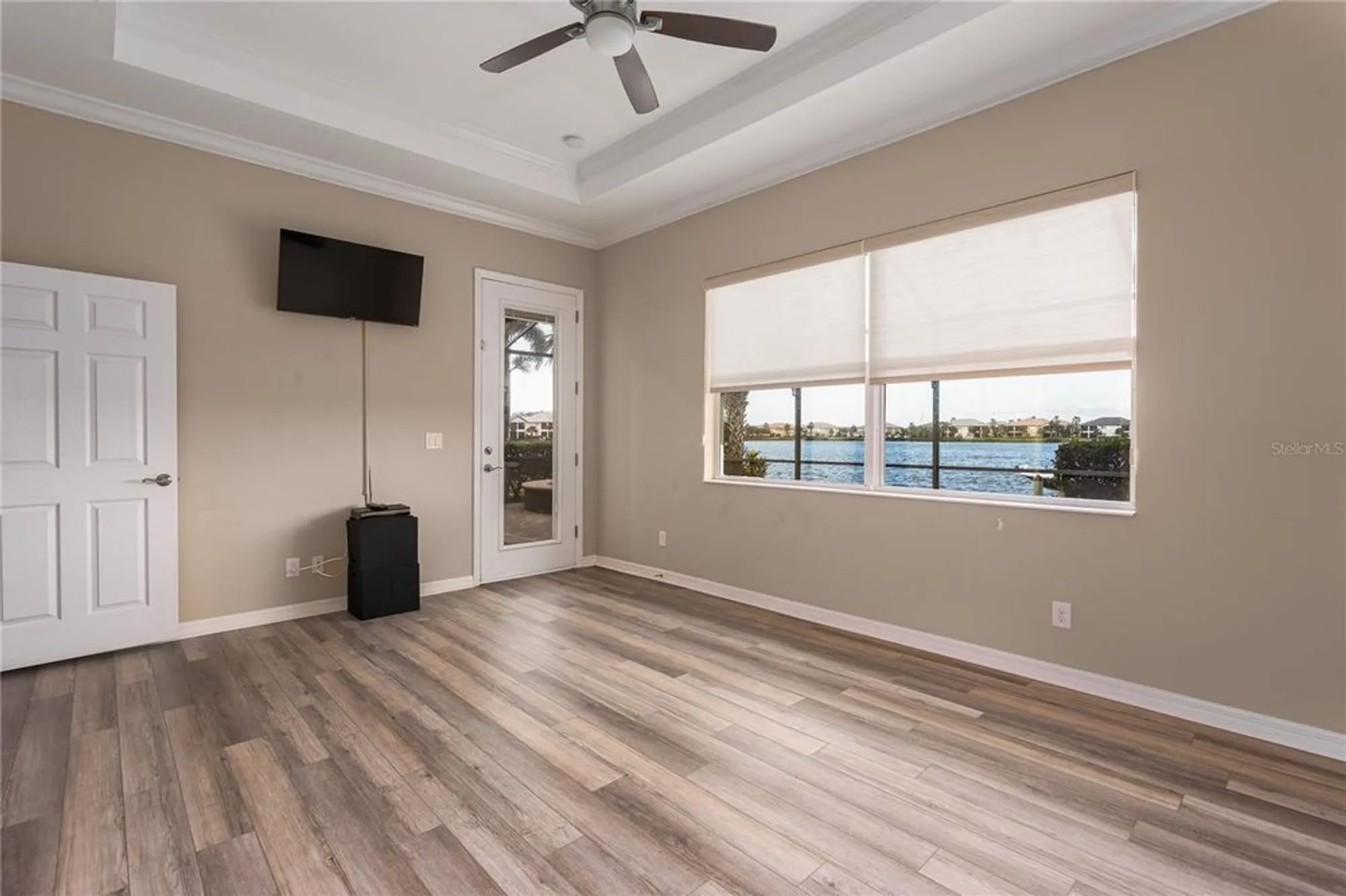 Property Slideshow image 16 of 56 | 5040 lake overlook ave, Bradenton, FL, 34208