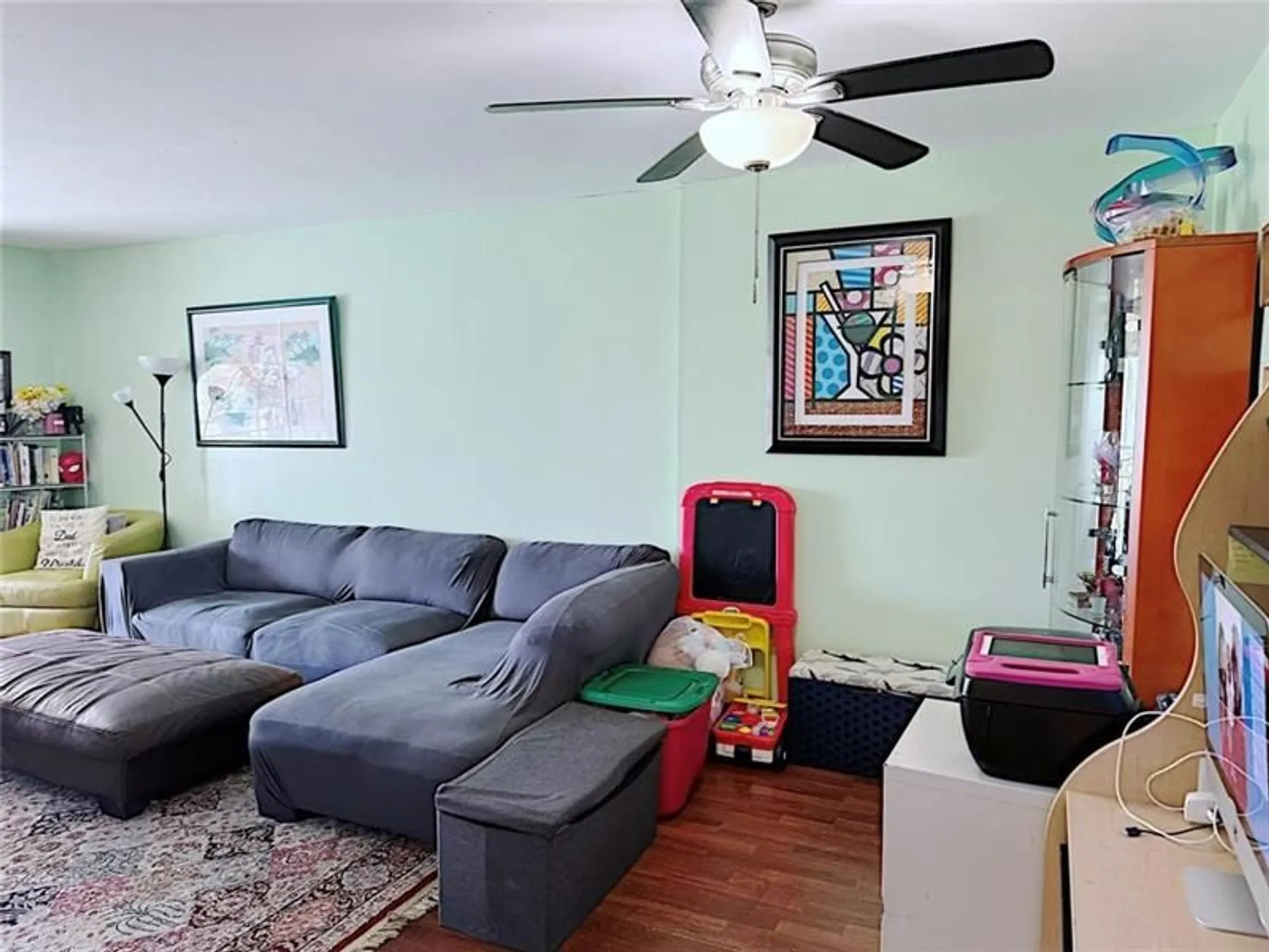 Property Slideshow image 4 of 25 | 325 se 11th ter # 205te, Dania Beach, FL, 33004