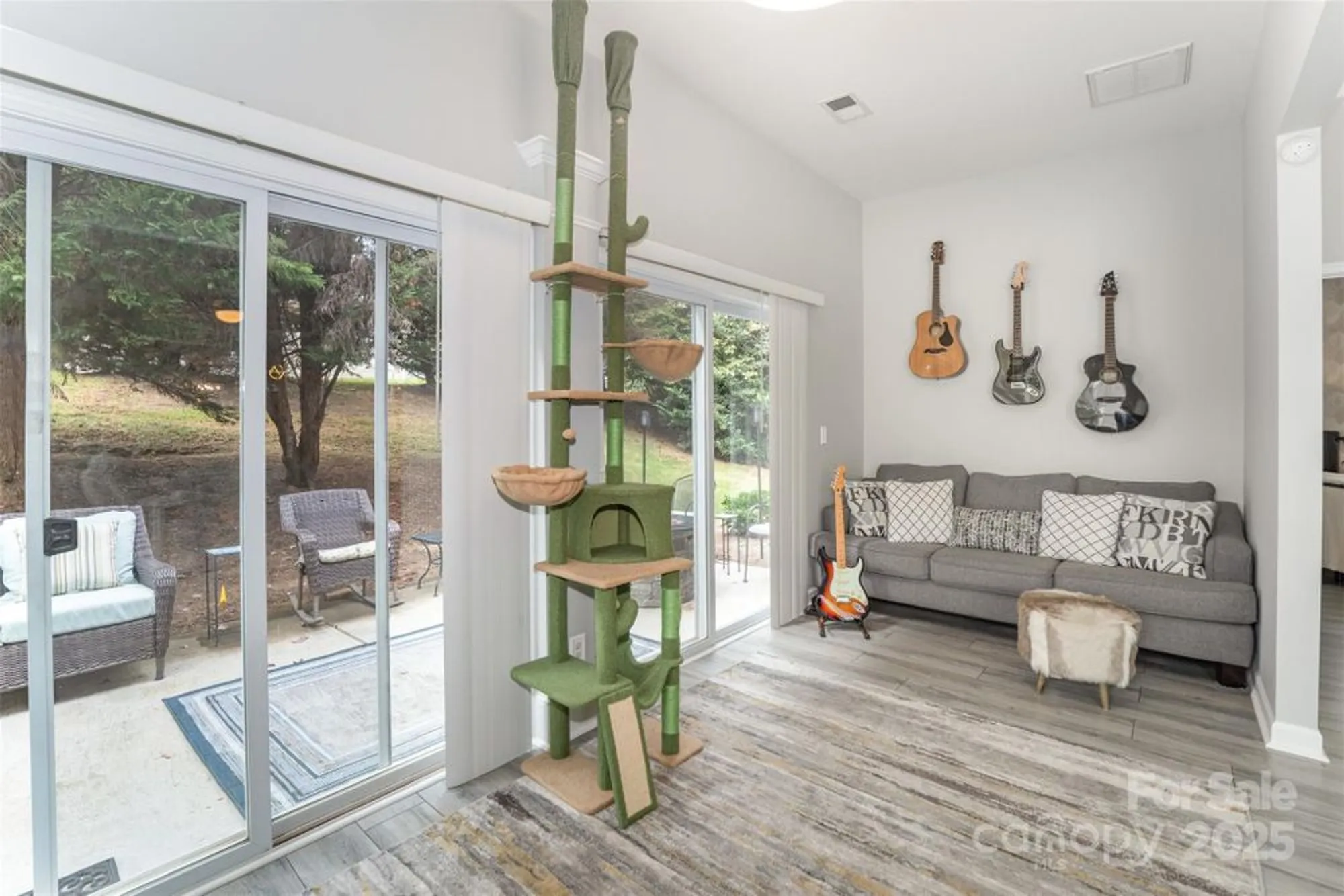 Property Slideshow image 10 of 36 | 8708 artesa mill ln, Charlotte, NC, 28214