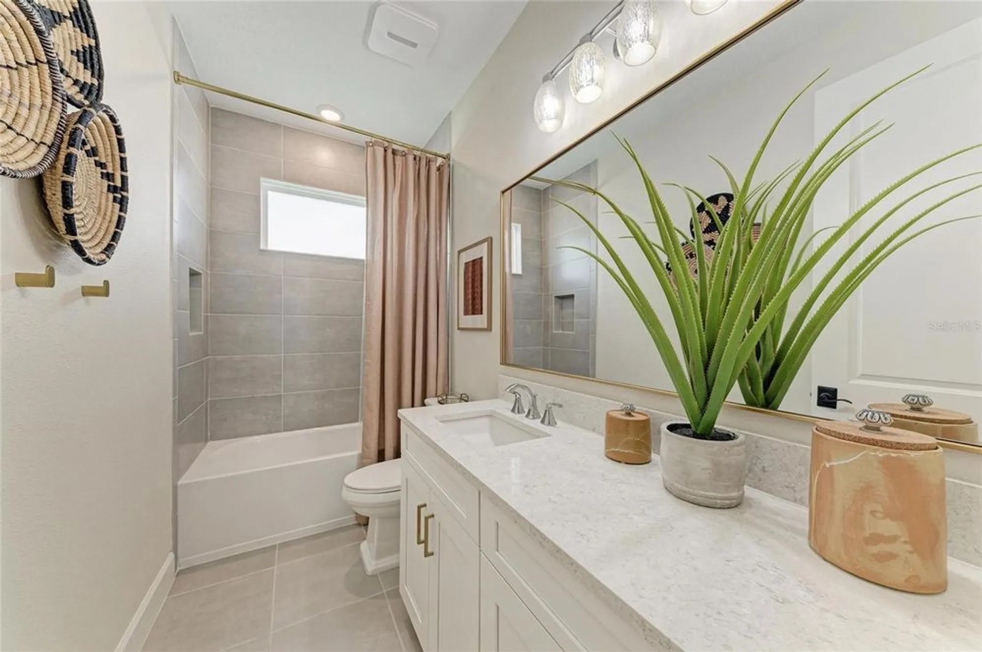 Property Slideshow image 34 of 53 | 16225 paynes mill dr, Bradenton, FL, 34211