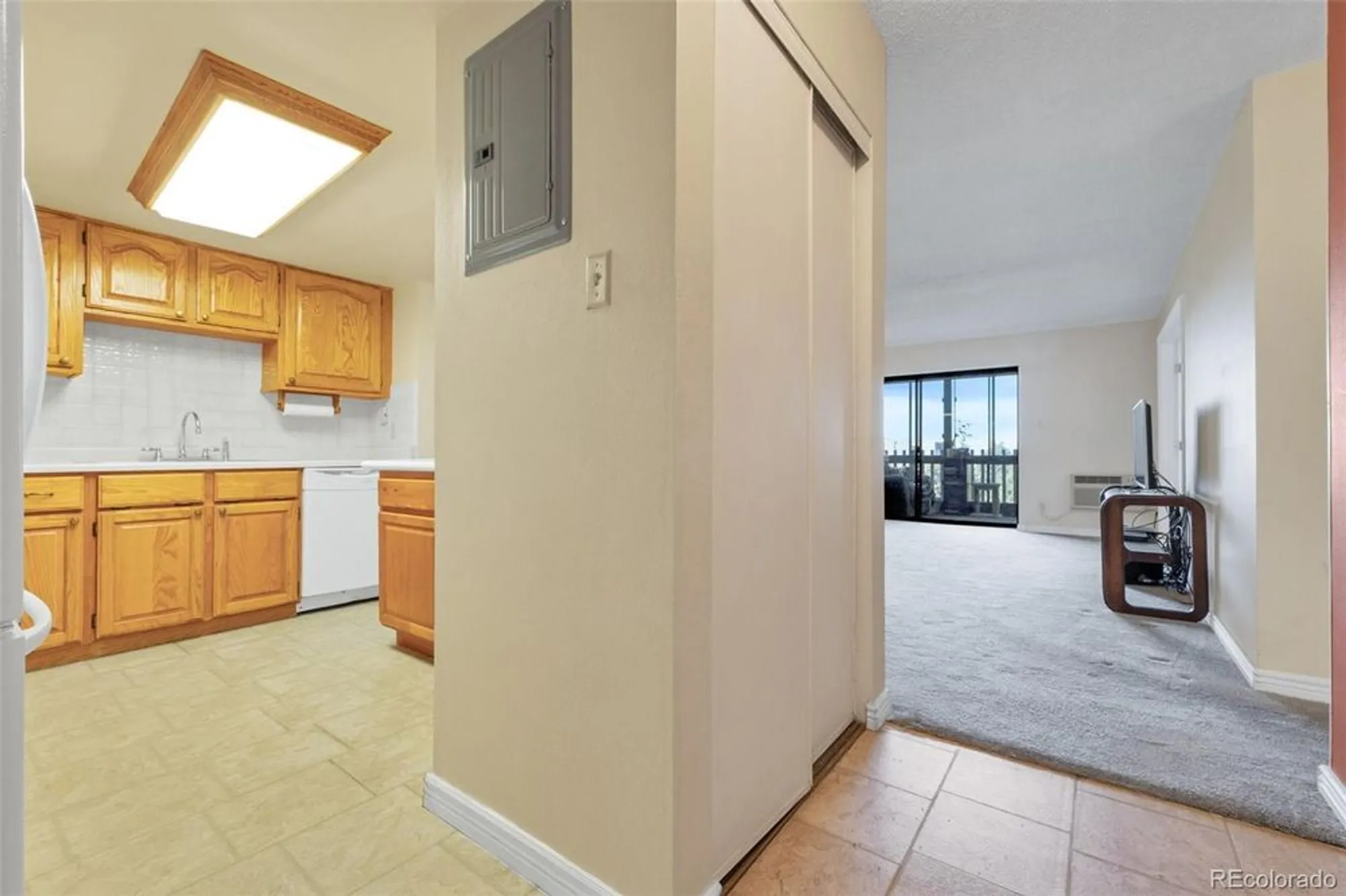 Property Slideshow image 4 of 44 | 14001 e marina dr apt 607, Aurora, CO, 80014