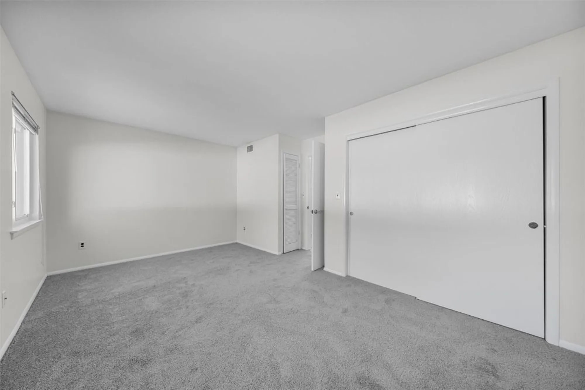 Property Slideshow image 16 of 37 | 156 carriage ct g, Yorktown Heights, NY, 10598