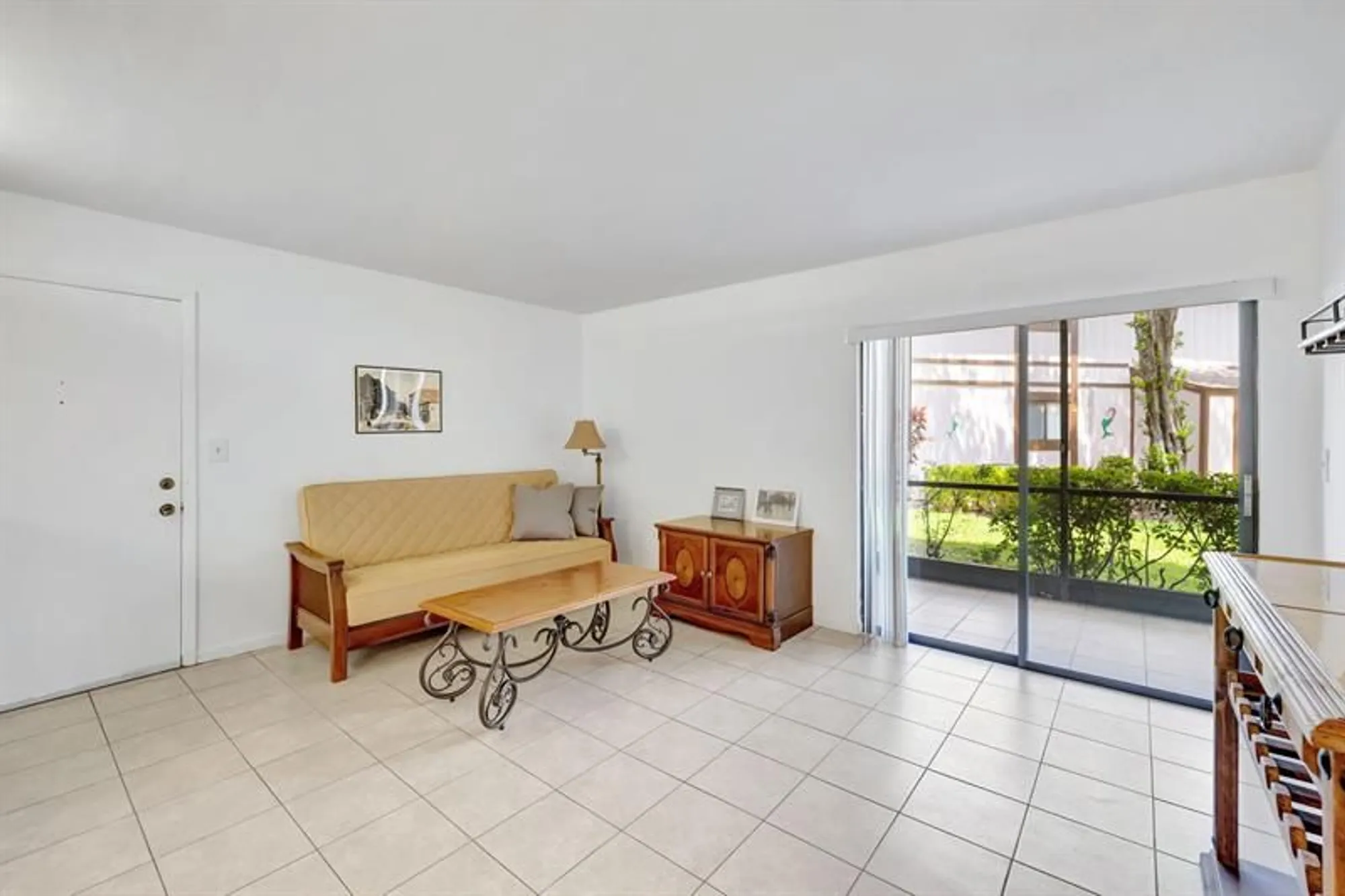 Property Slideshow image 6 of 25 | 9460 s belfort cir # l3-111, Tamarac, FL, 33321