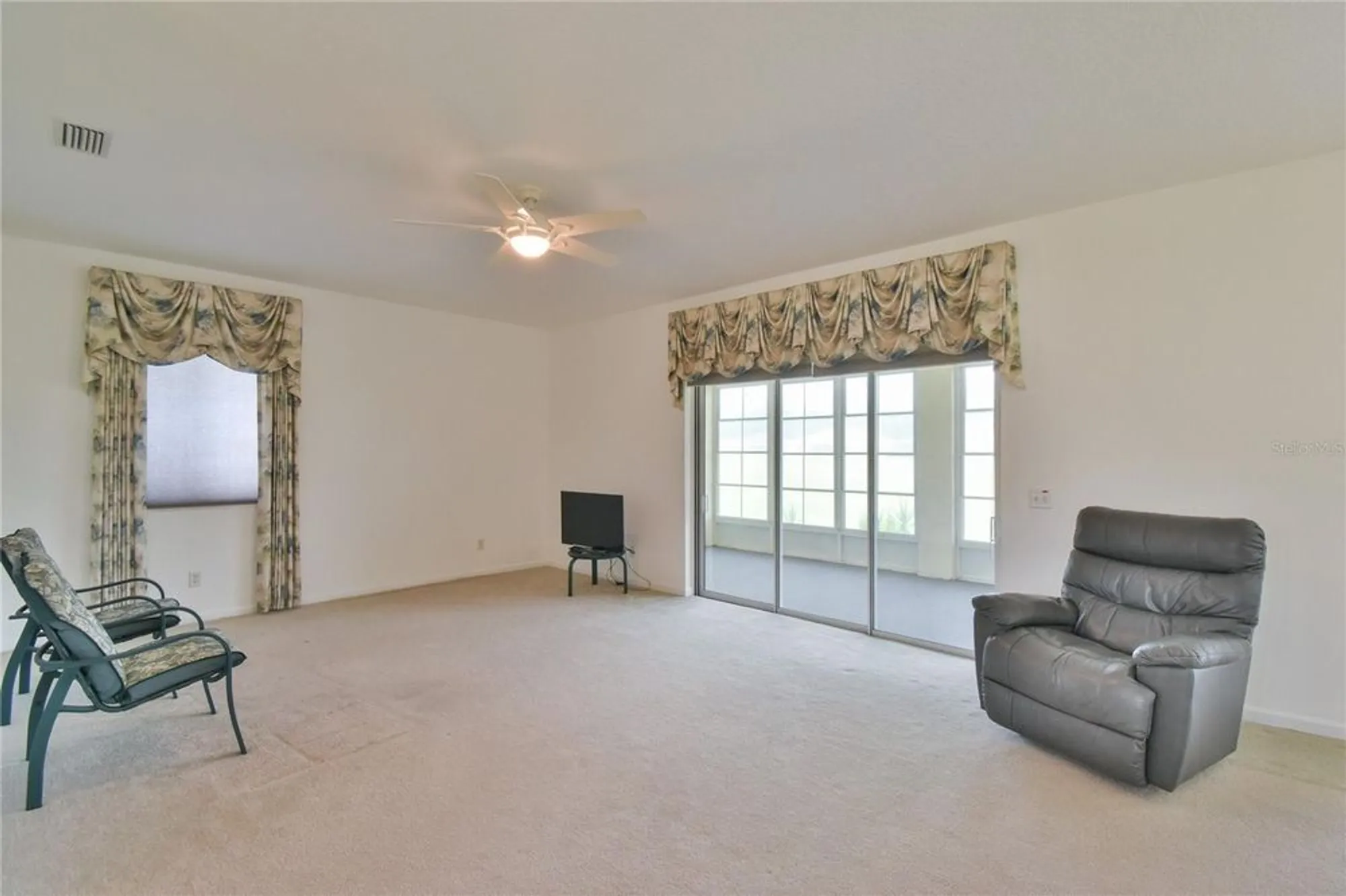 Property Slideshow image 3 of 30 | 5551 nw 25th loop, Ocala, FL, 34482