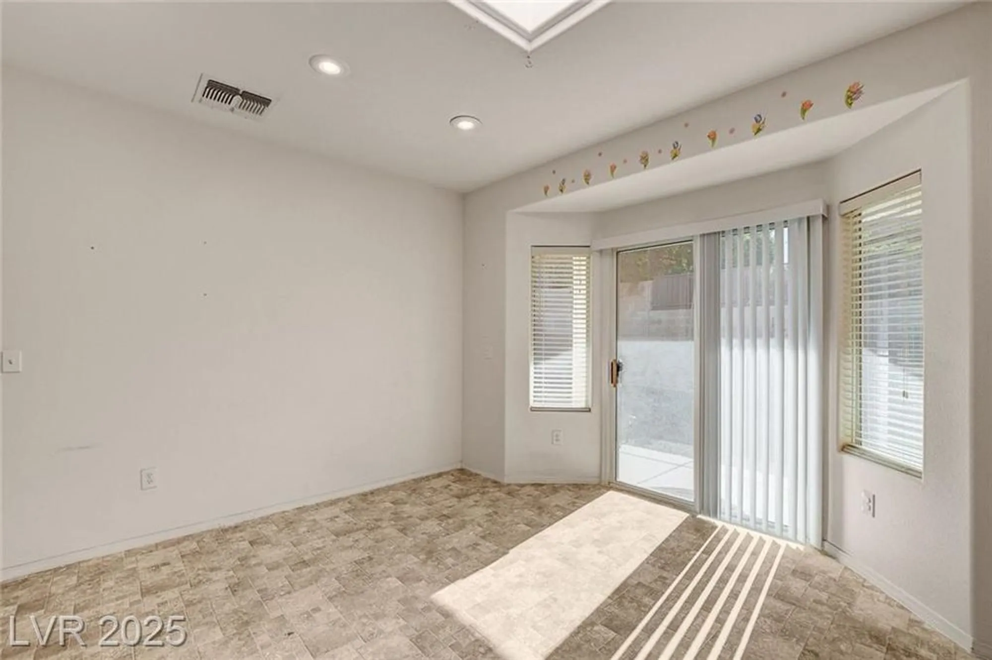 Property Slideshow image 17 of 45 | 2839 sapphire desert dr, Henderson, NV, 89052