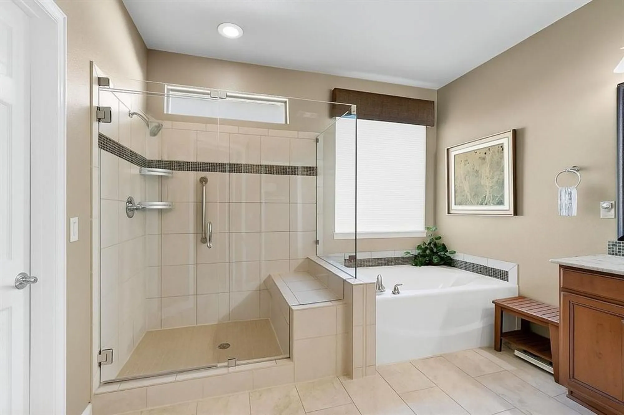 Property Slideshow image 13 of 28 | 9517 crestview dr, Denton, TX, 76207