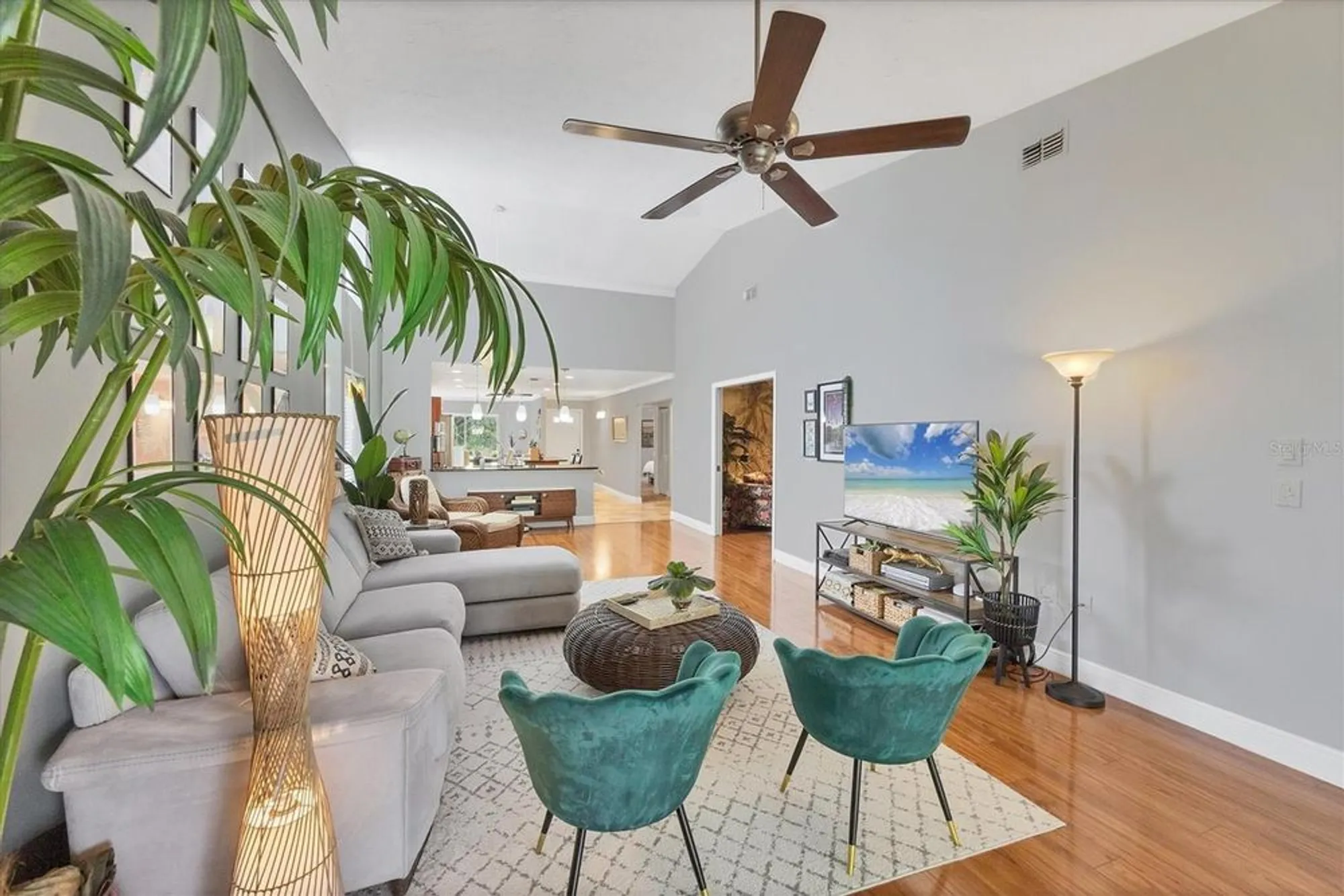 Property Slideshow image 6 of 45 | 6271 timber lake dr g6, Sarasota, FL, 34243