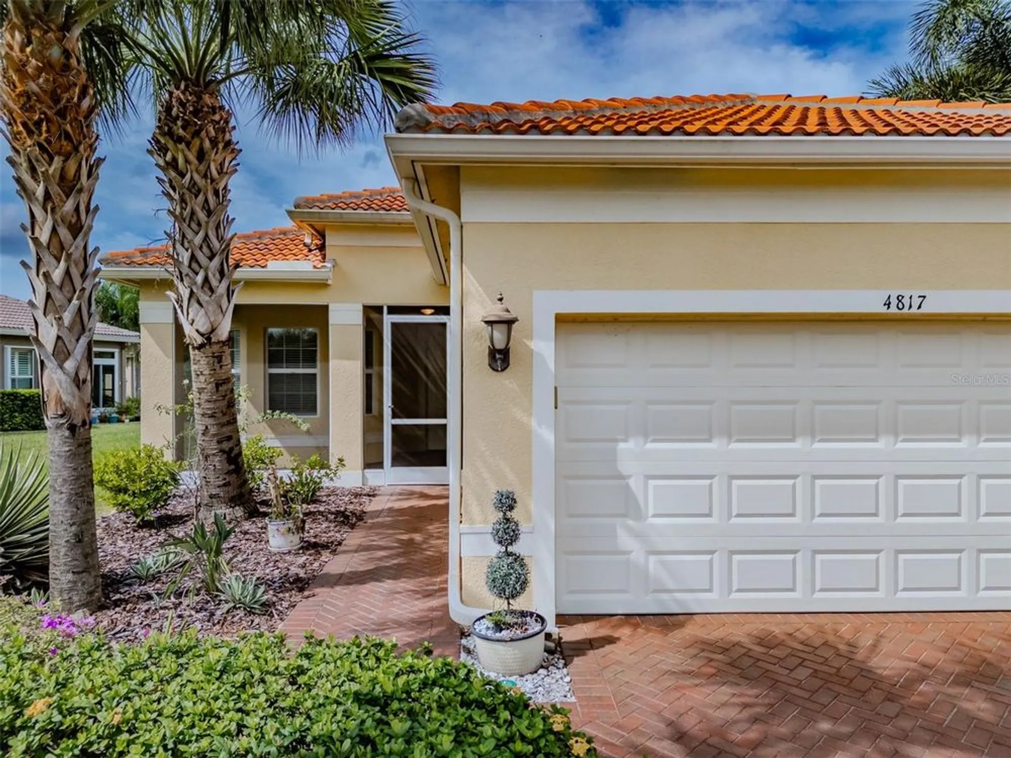 Property Slideshow image 4 of 100 | 4817 sandy glen way, Wimauma, FL, 33598