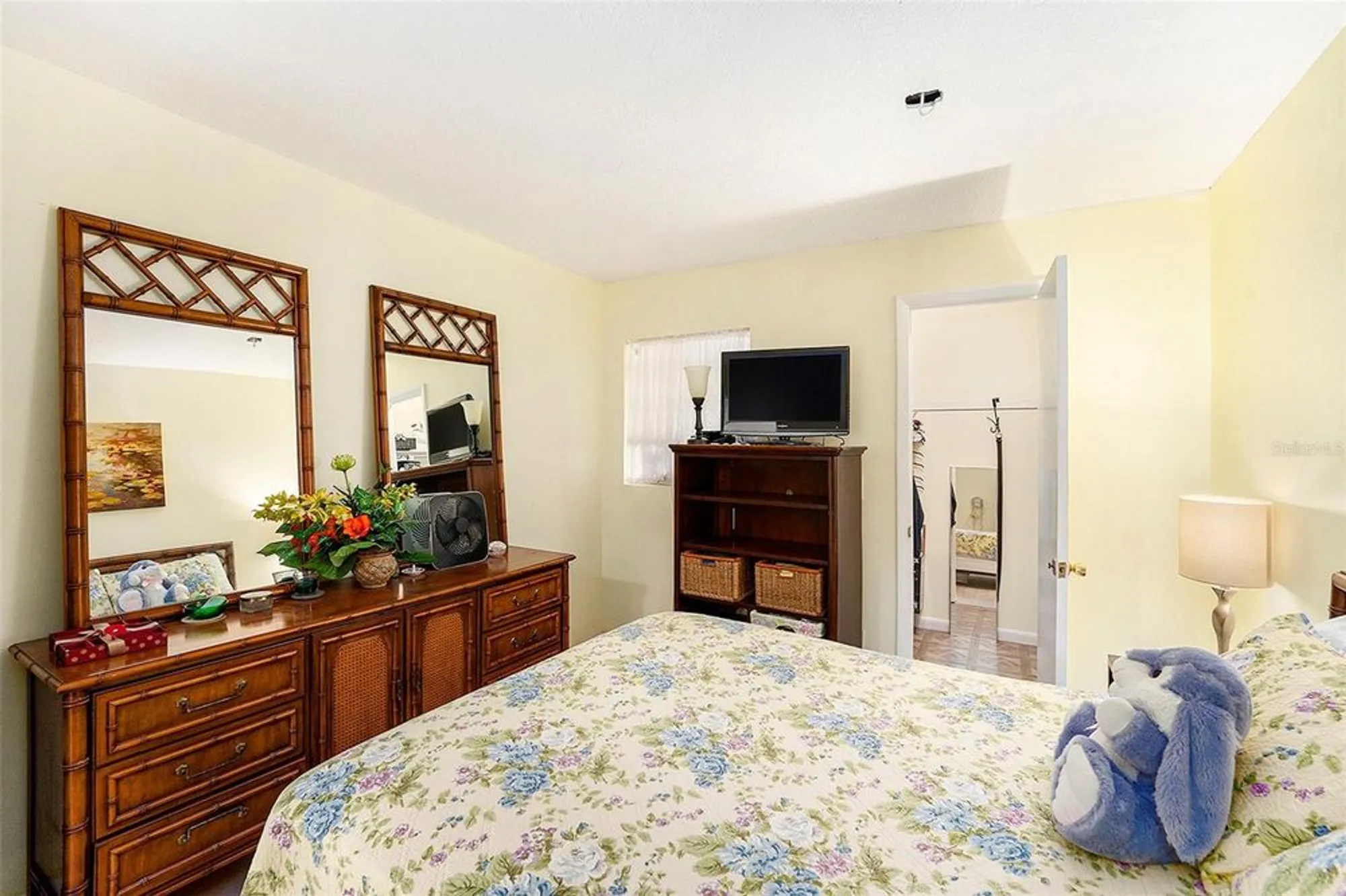 Property Slideshow image 20 of 31 | 5216 81st st n apt 2, St Petersburg, FL, 33709