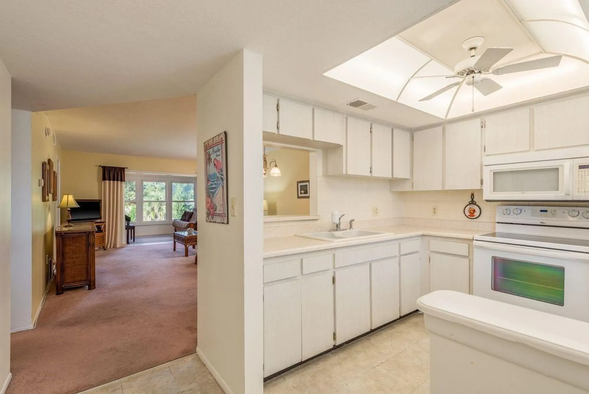 Property Slideshow image 5 of 27 | 936 virginia st 208, Dunedin, FL, 34698
