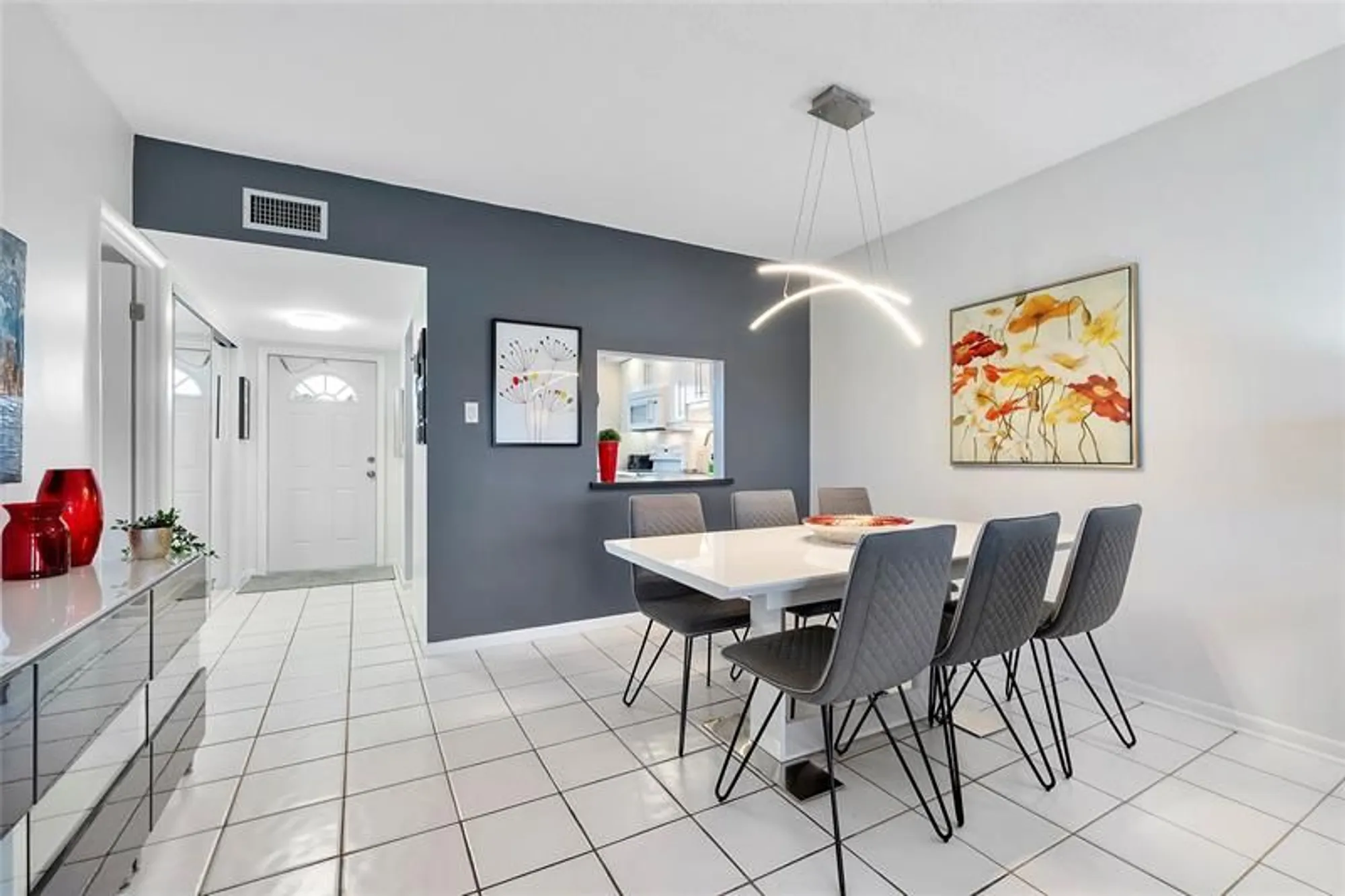 Property Slideshow image 7 of 18 | 601 nw 76th ter 208, Margate, FL, 33063