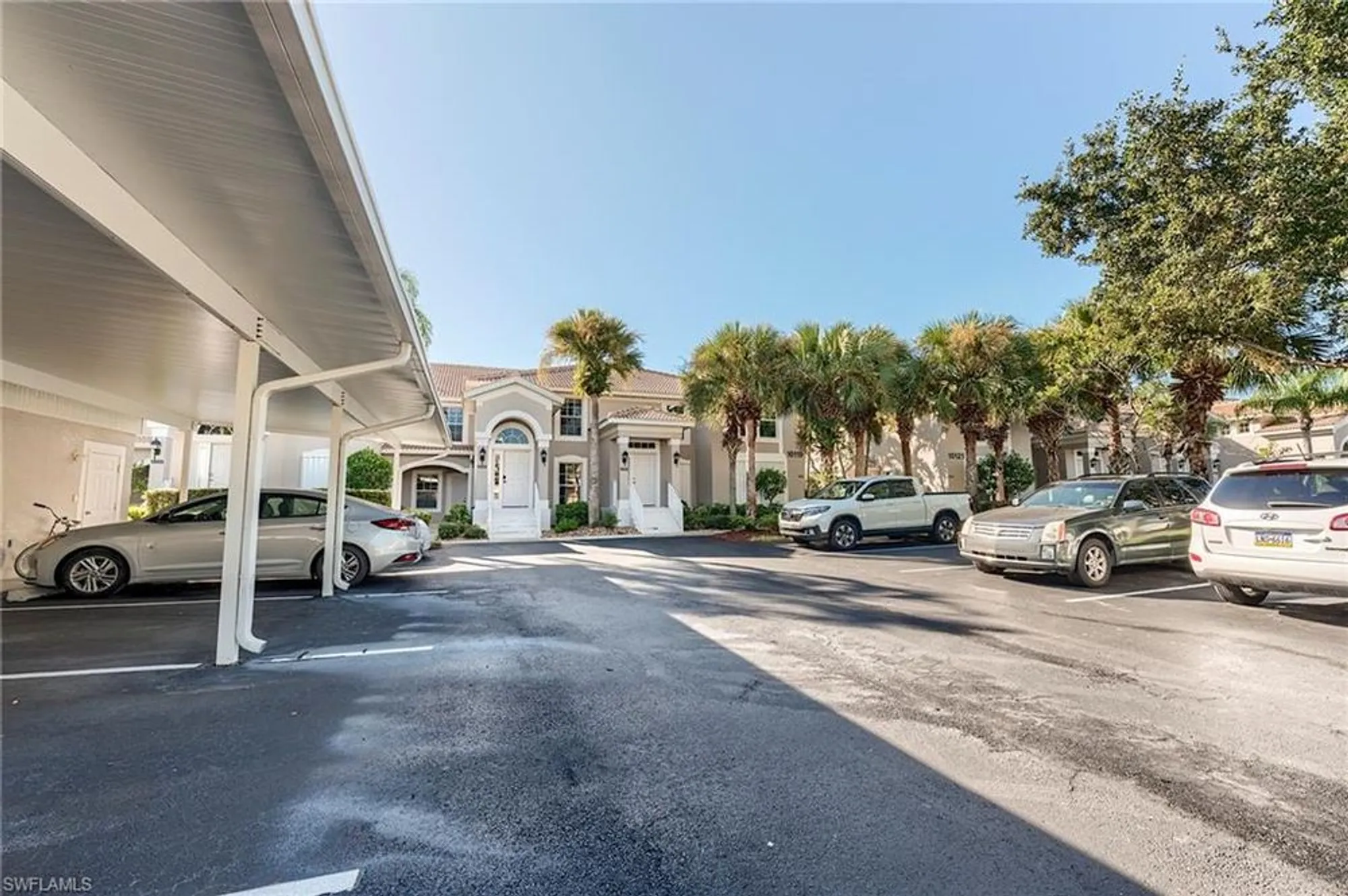 Property Slideshow image 2 of 27 | 10119 colonial country club blvd 1903, Fort Myers, FL, 33913