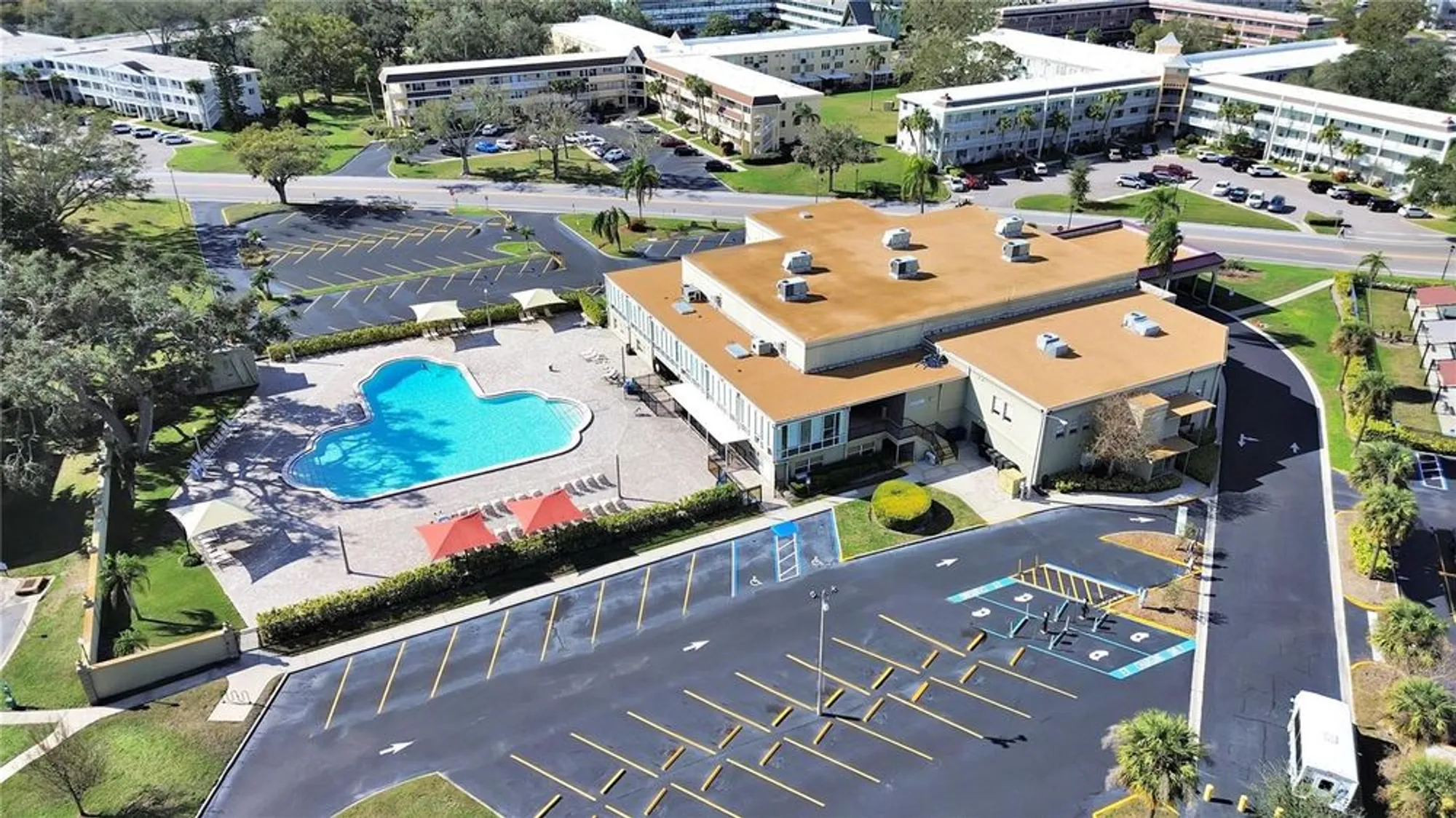 Property Slideshow image 39 of 58 | 2400 franciscan dr 18, Clearwater, FL, 33763