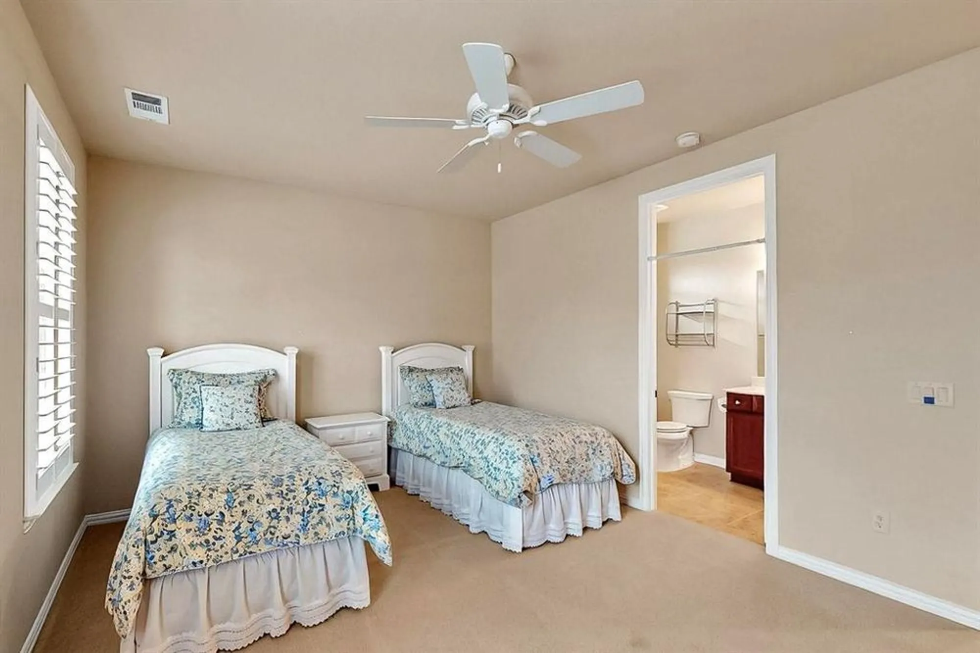 Property Slideshow image 27 of 38 | 11908 glenbrook st, Denton, TX, 76207