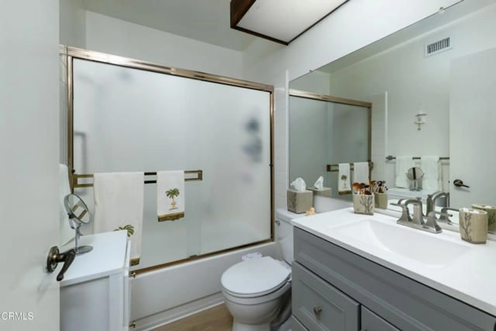 Property Slideshow image 19 of 37 | 38003 village 38, Camarillo, CA, 93012