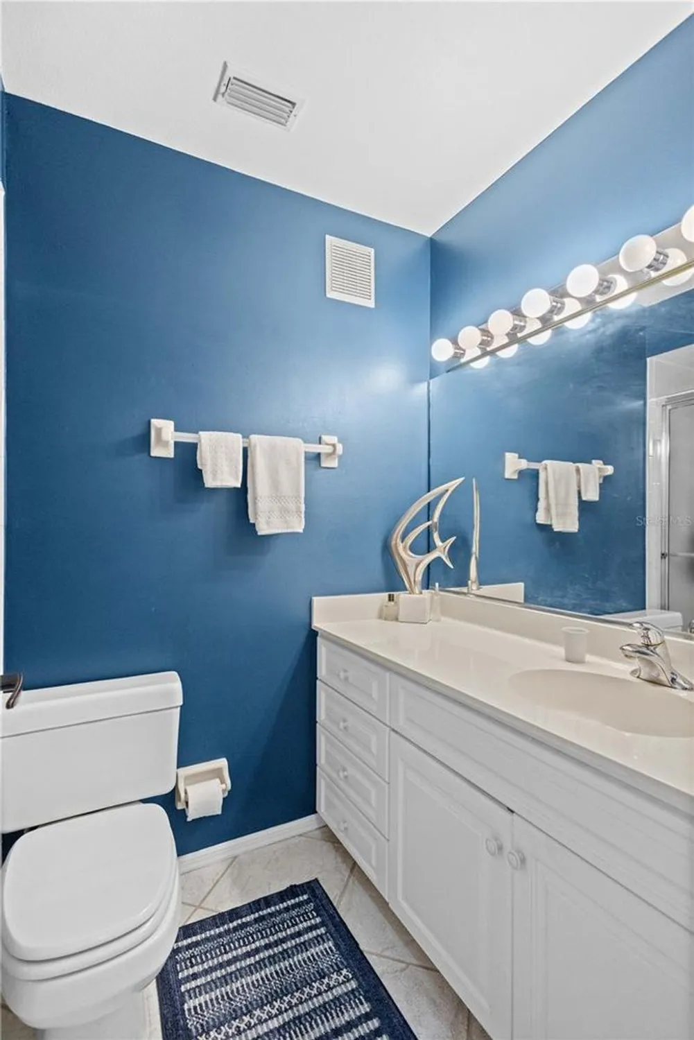 Property Slideshow image 19 of 51 | 803 audubon dr # 803, Bradenton, FL, 34209