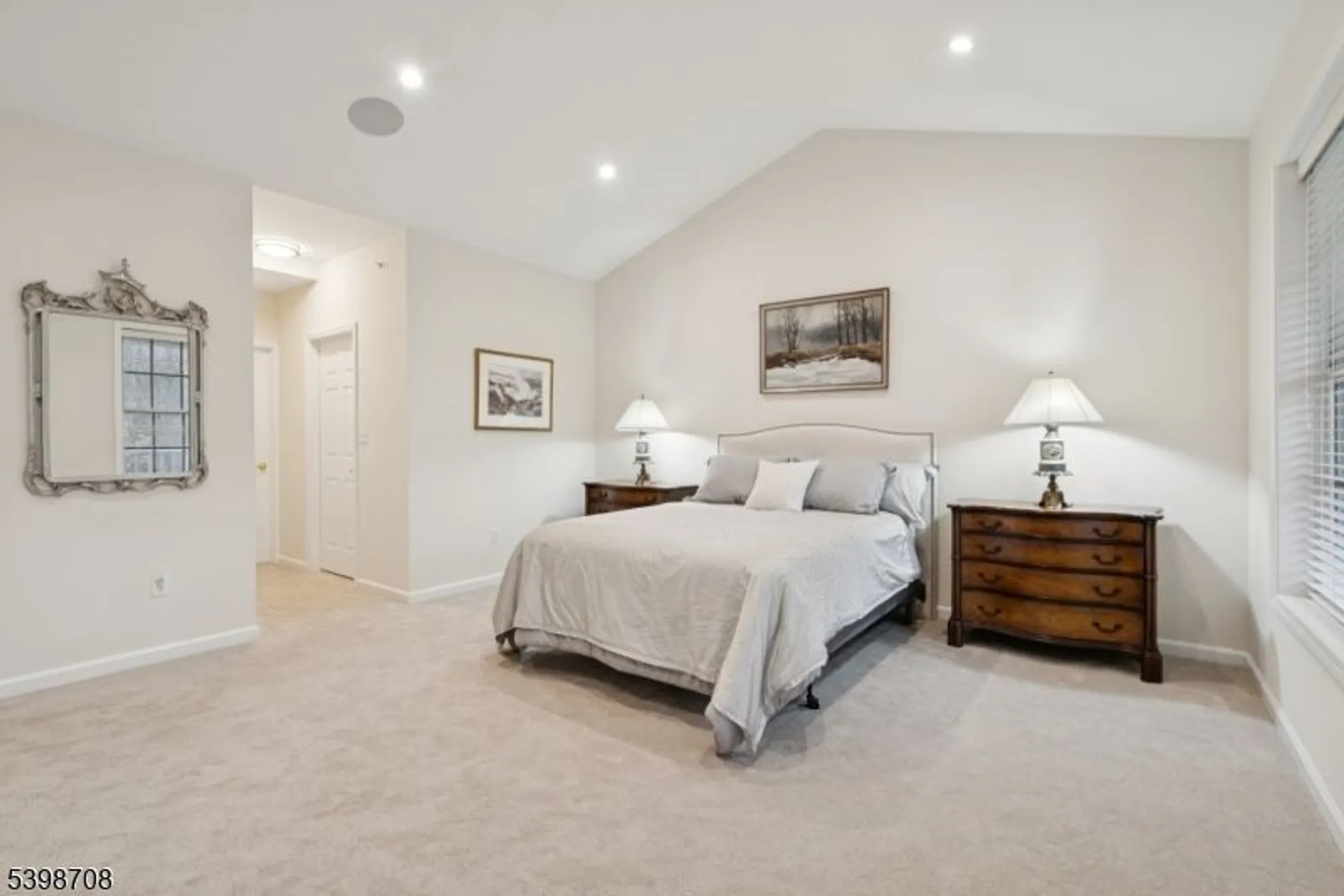 Property Slideshow image 11 of 35 | 911 holly ln # 11, Cedar Grove, NJ, 07009