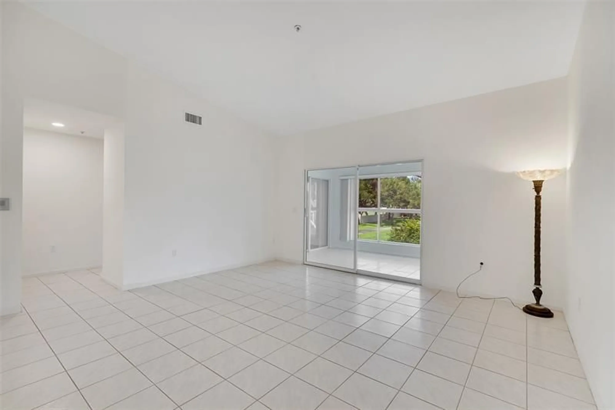 Property Slideshow image 16 of 36 | 5876 regal glen dr 201, Boynton Beach, FL, 33437