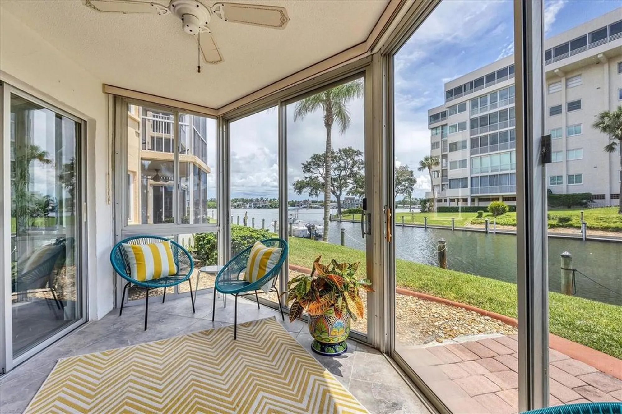 Property Slideshow image 28 of 55 | 1350 n portofino dr apt 107, Sarasota, FL, 34242
