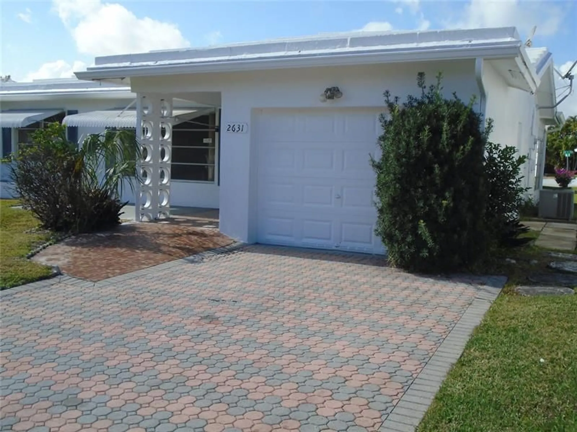 Property Slideshow image 2 of 26 | 2631 w golf blvd, Pompano Beach, FL, 33064