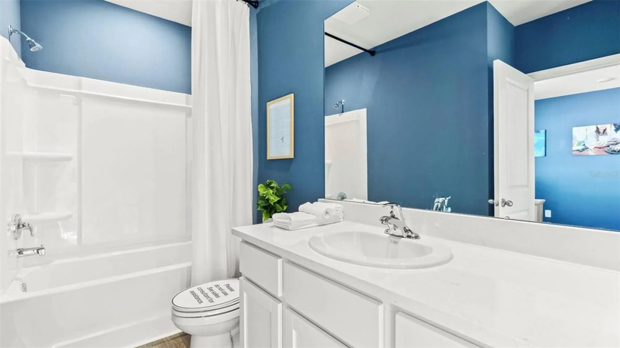 Property Slideshow image 13 of 21 | 1655 bay rd, Sarasota, FL, 34239