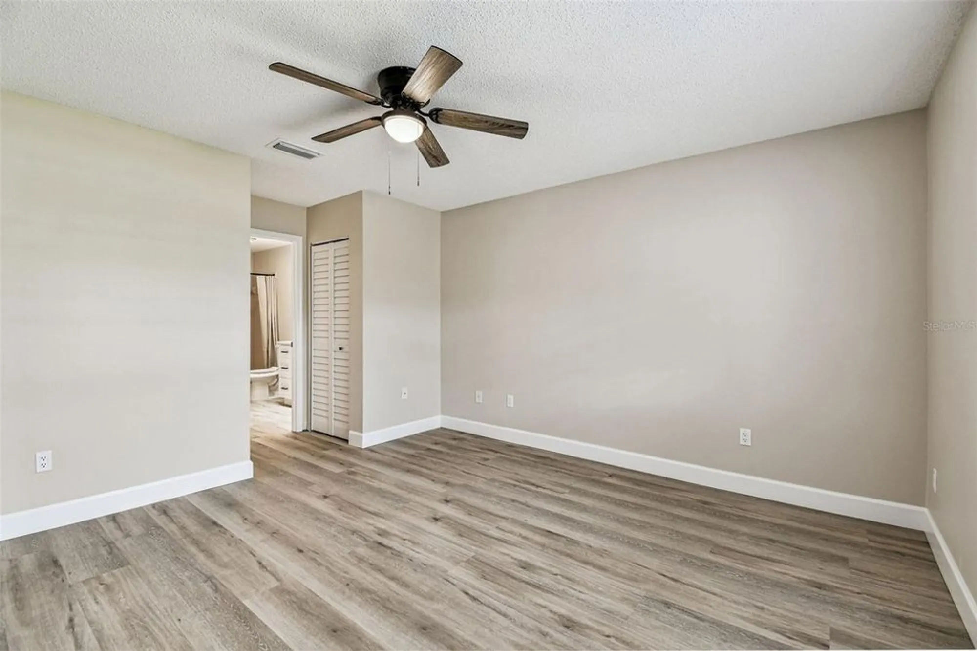 Property Slideshow image 16 of 36 | 1805 butterfly pl, Sun City Center, FL, 33573