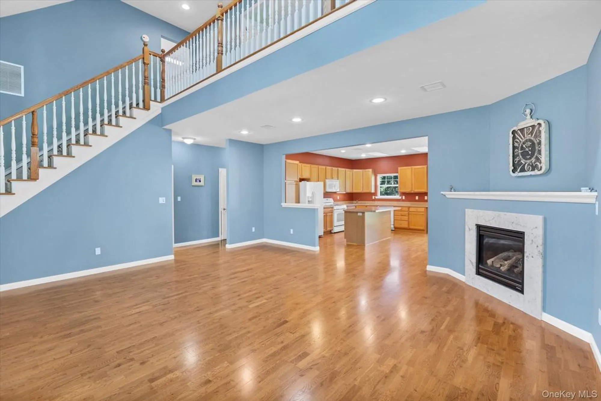 Property Slideshow image 4 of 34 | 67 stoneleigh dr, Riverhead, NY, 11901