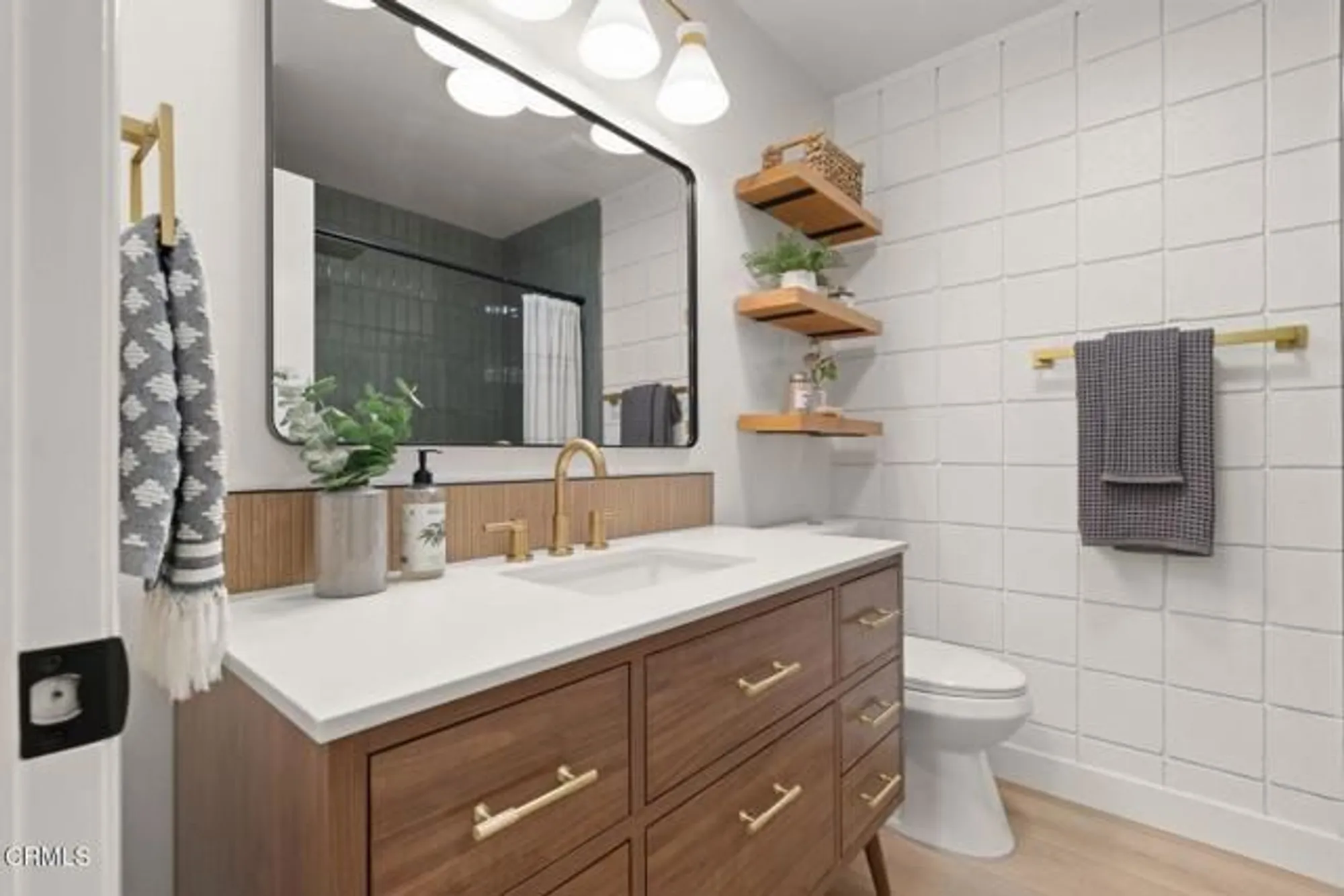 Property Slideshow image 18 of 37 | 241 e fiesta grn, Port Hueneme, CA, 93041