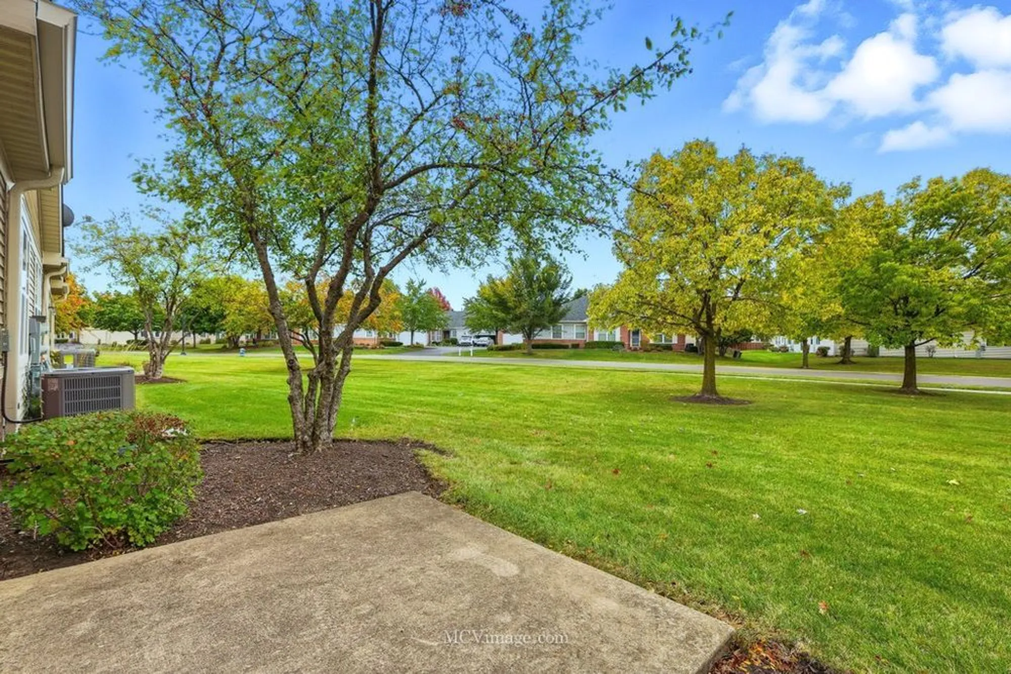 Property Slideshow image 5 of 34 | 21525 lake saint clair dr, Crest Hill, IL, 60403