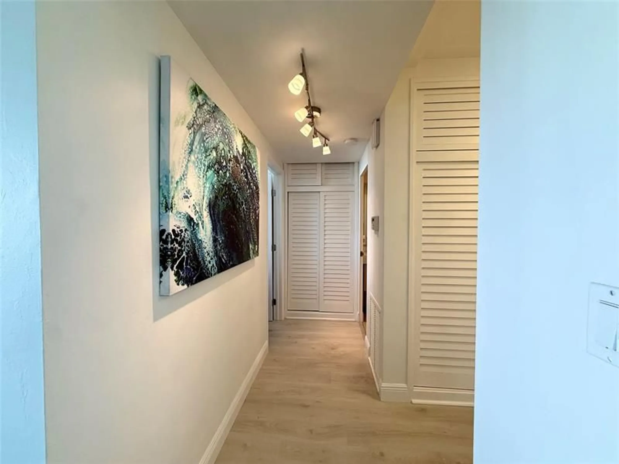 Property Slideshow image 10 of 31 | 3233 ne 34th st apt 1403, Fort Lauderdale, FL, 33308
