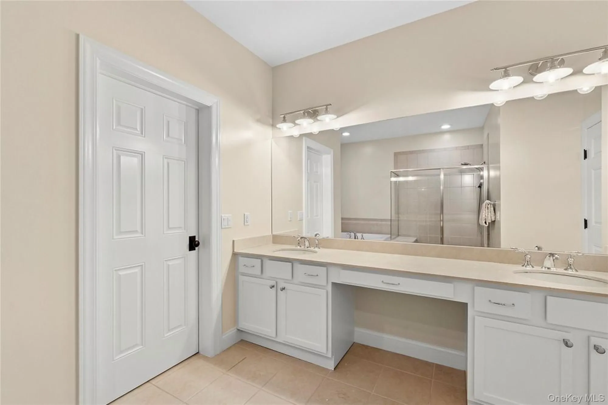 Property Slideshow image 9 of 18 | 167 melody ct, Eastport, NY, 11941