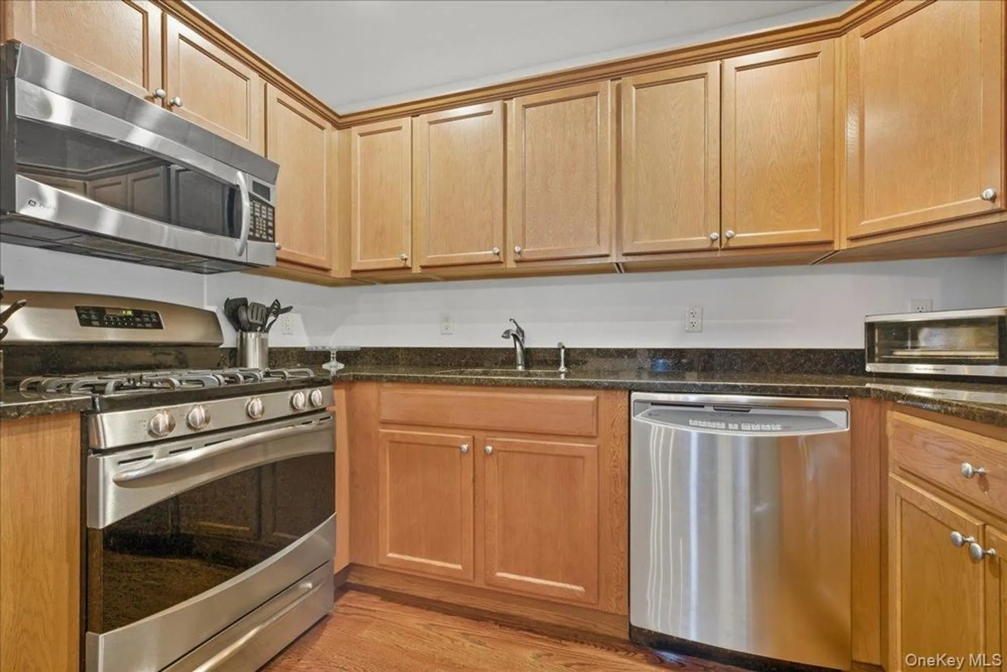 Property Slideshow image 15 of 36 | 133 spring dr # 133, East Meadow, NY, 11554
